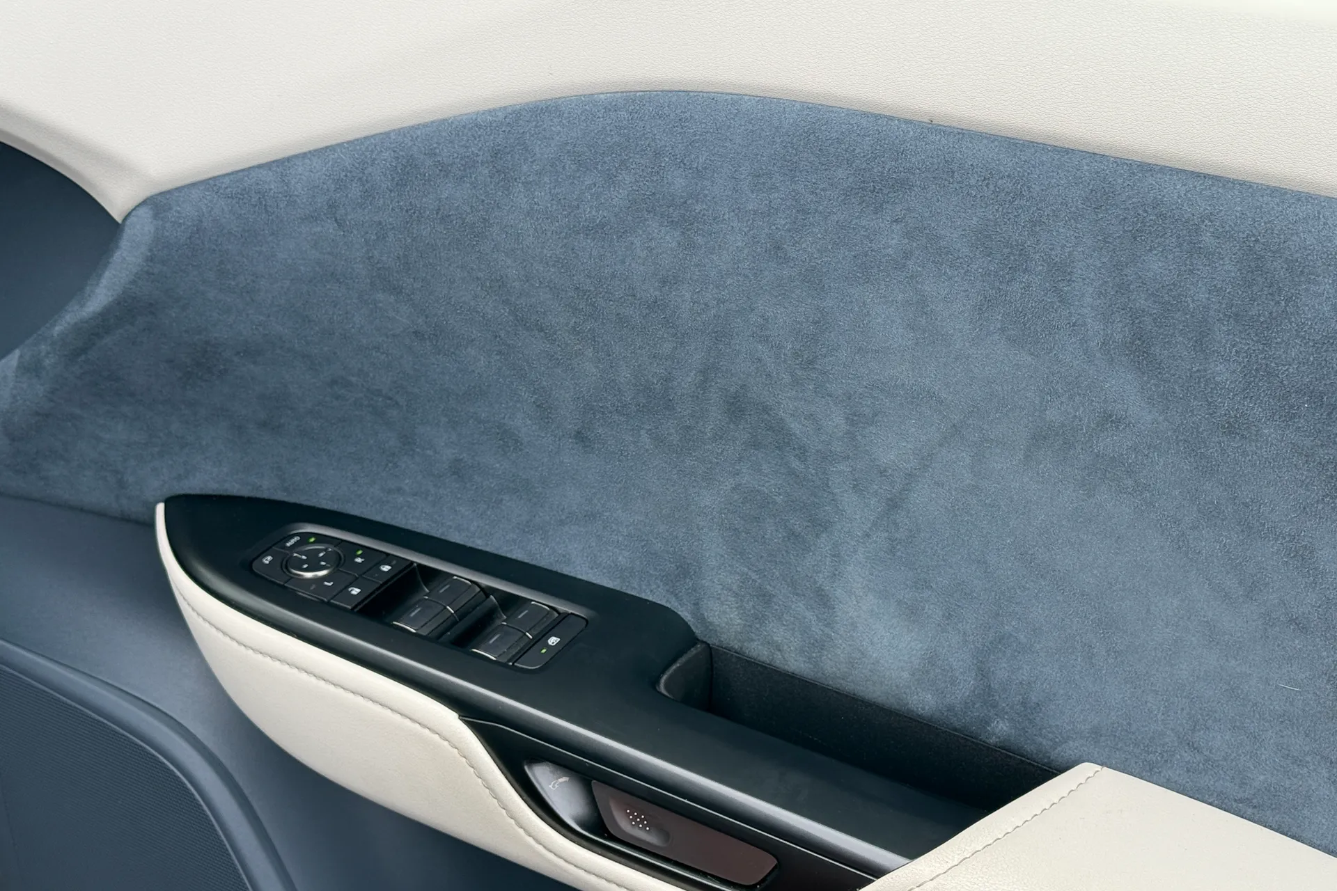 LEXUS RZ thumbnail image number 29