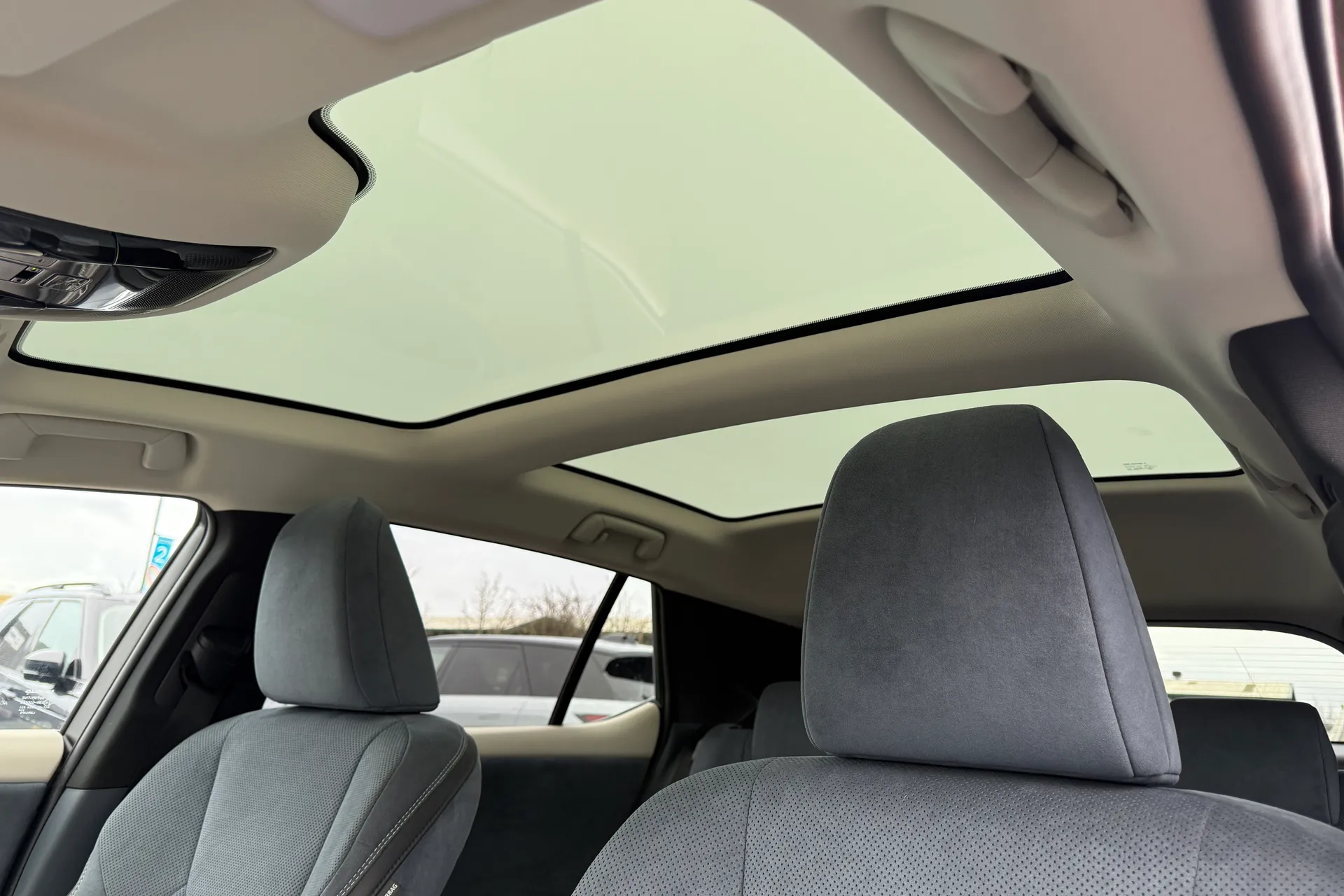 LEXUS RZ thumbnail image number 6