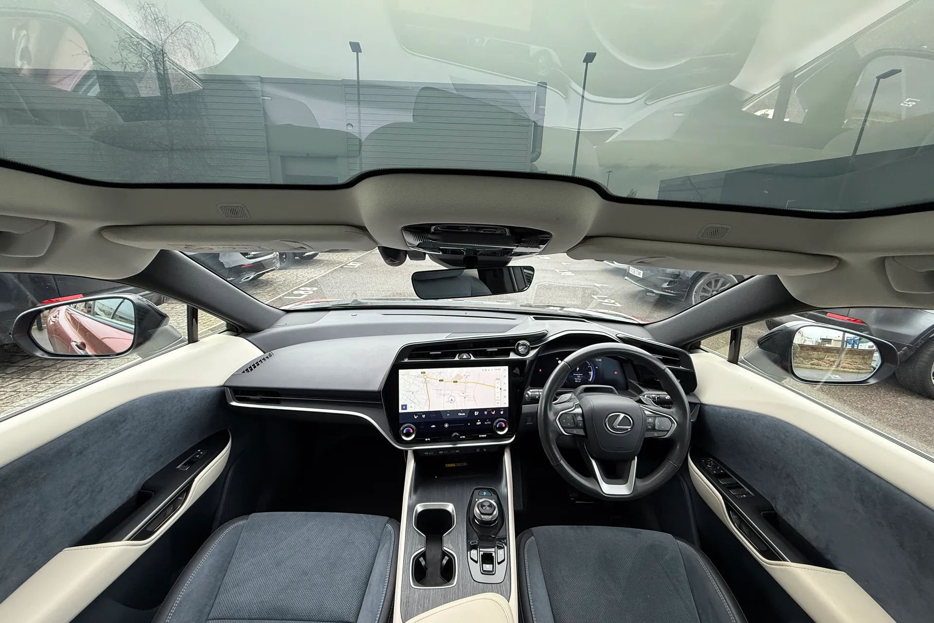 LEXUS RZ thumbnail image number 3