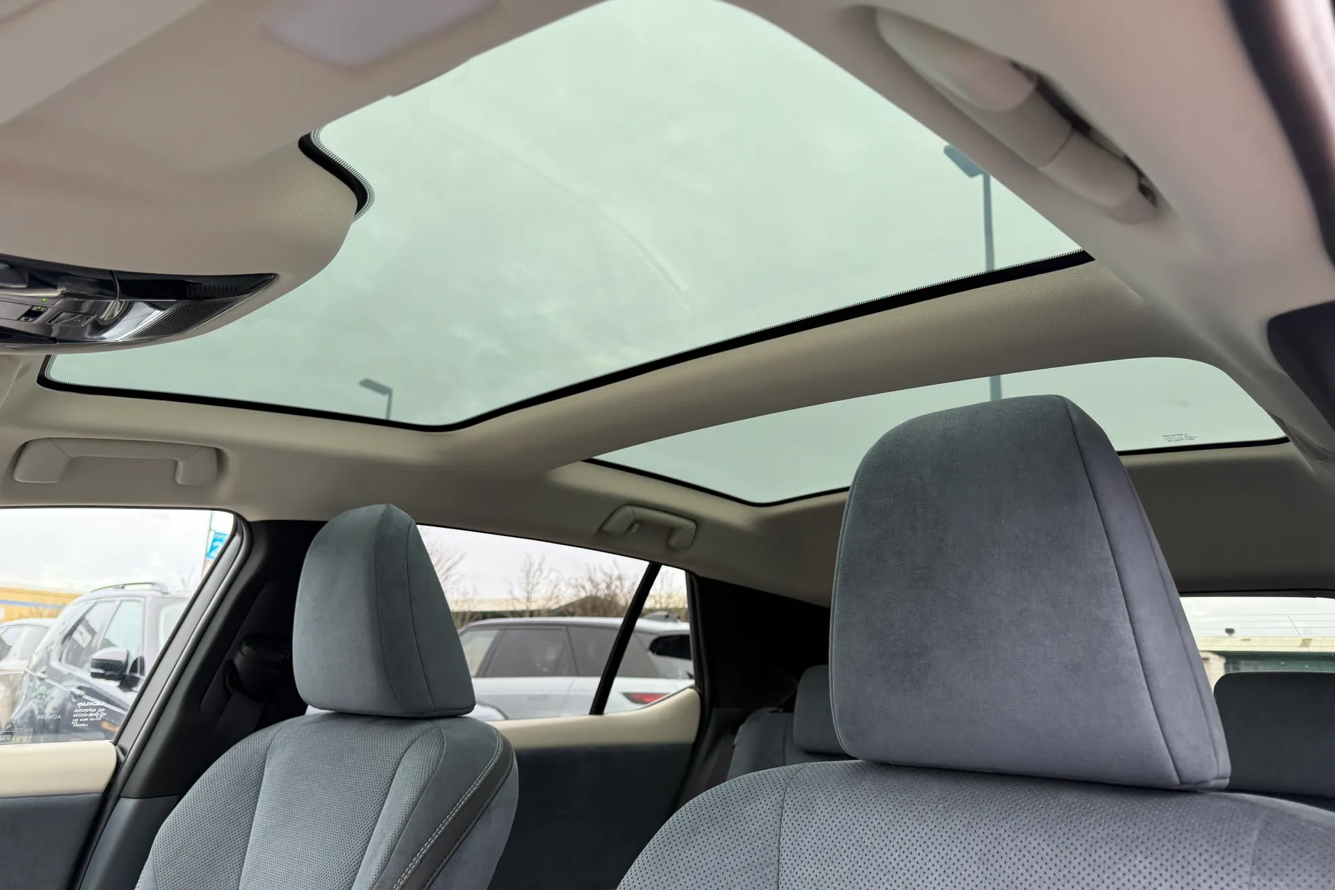 LEXUS RZ thumbnail image number 4