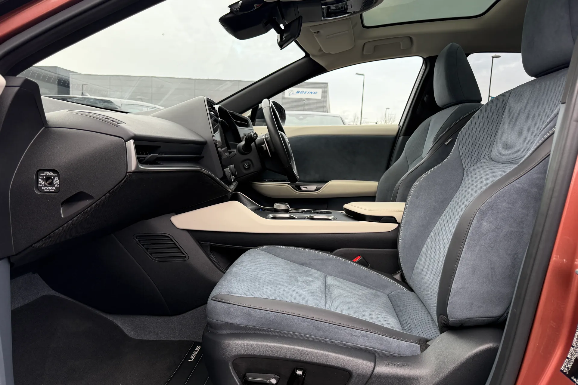 LEXUS RZ thumbnail image number 44