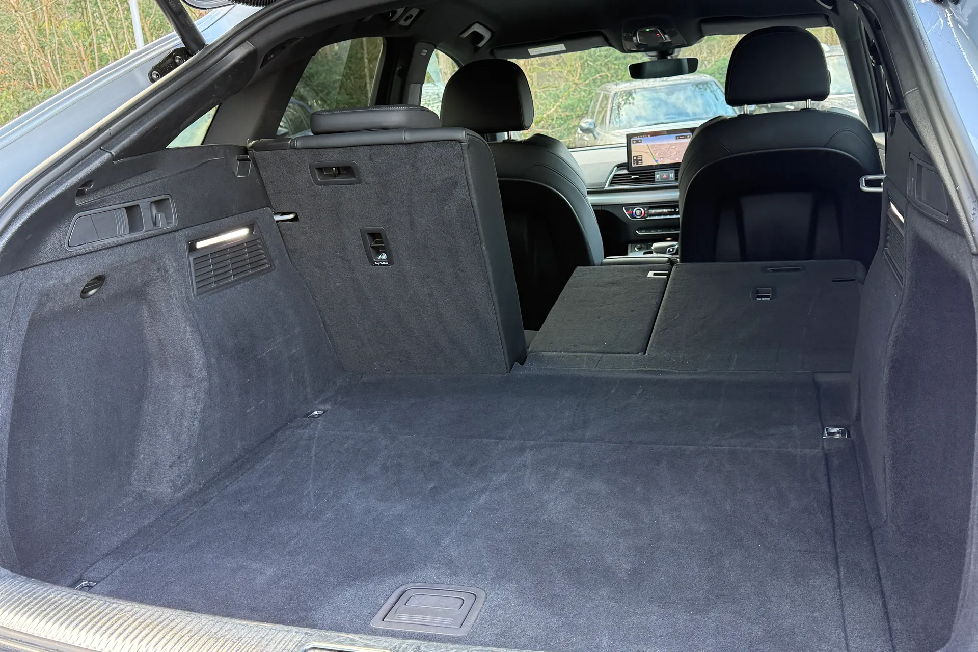 Audi Q5 thumbnail image number 36