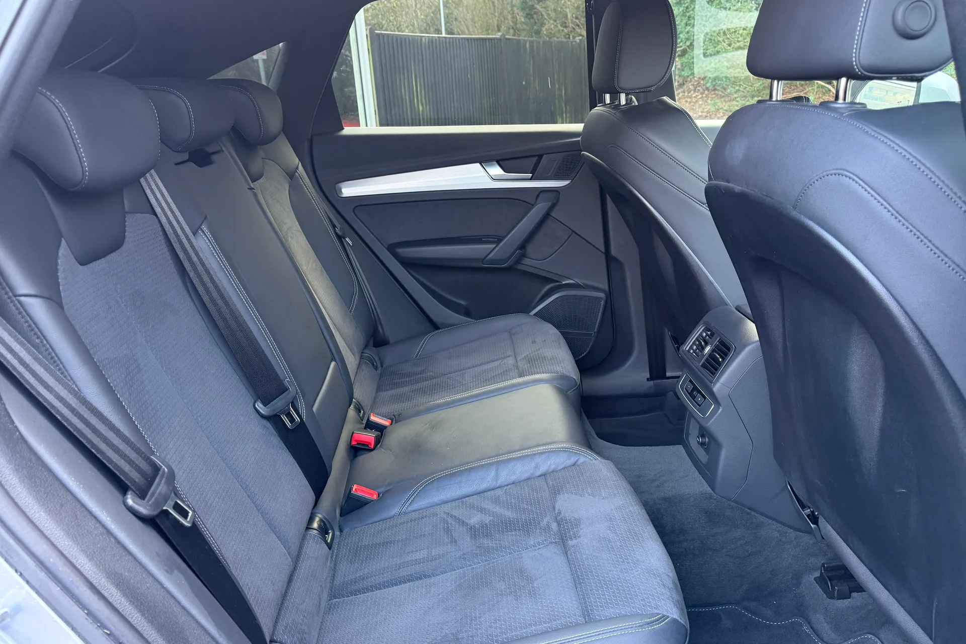 Audi Q5 thumbnail image number 11