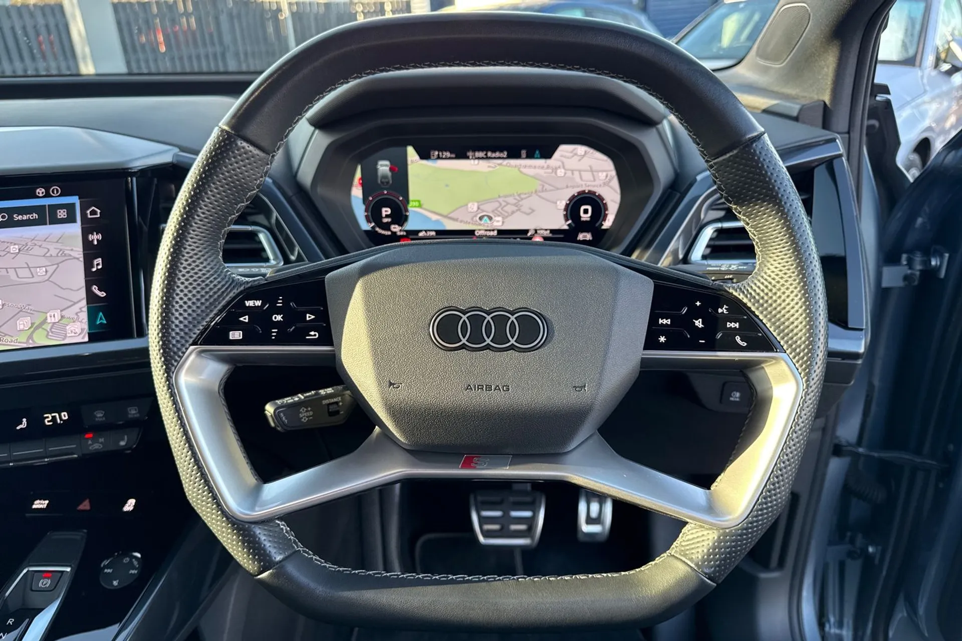 Audi Q4 thumbnail image number 6