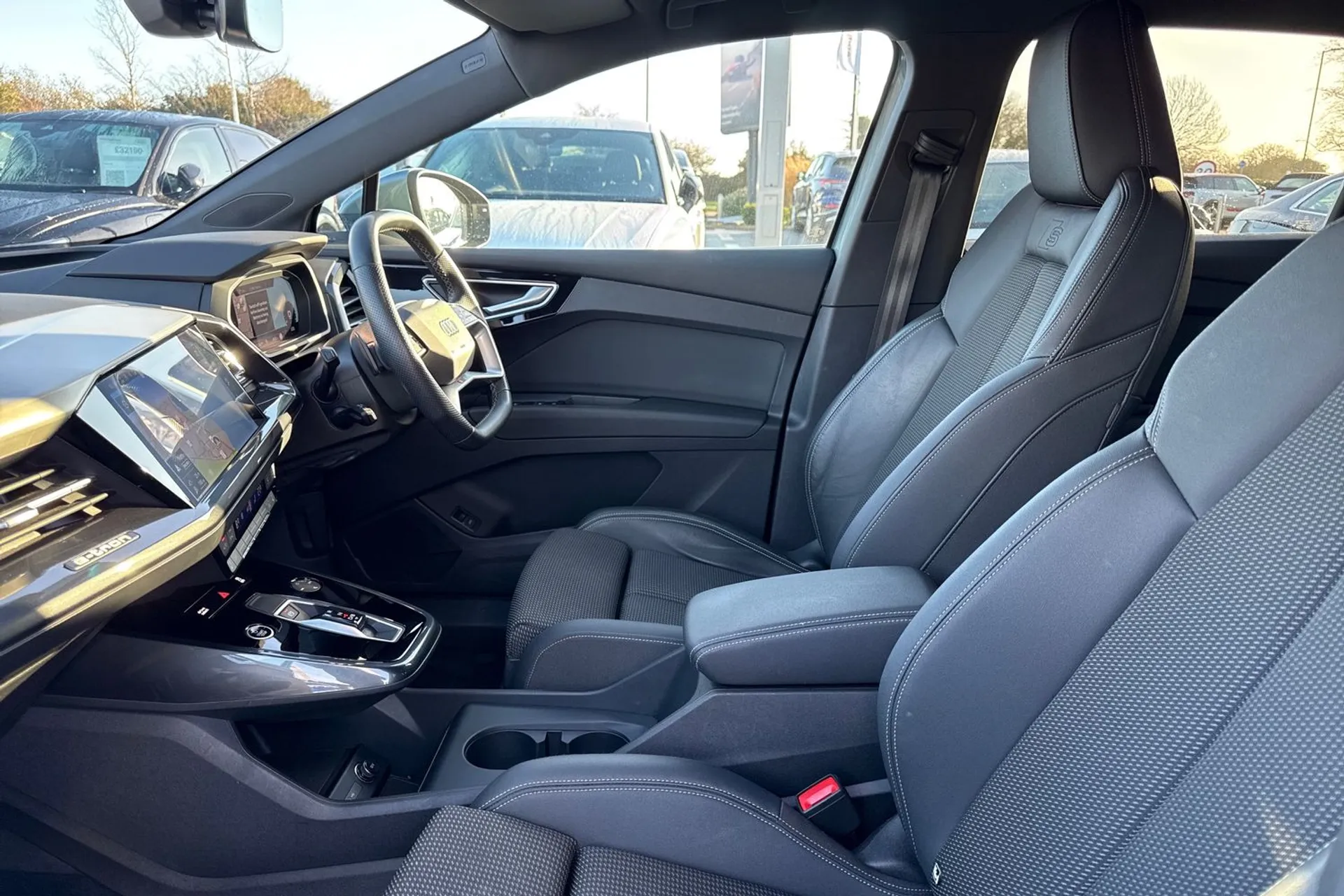 Audi Q4 thumbnail image number 42