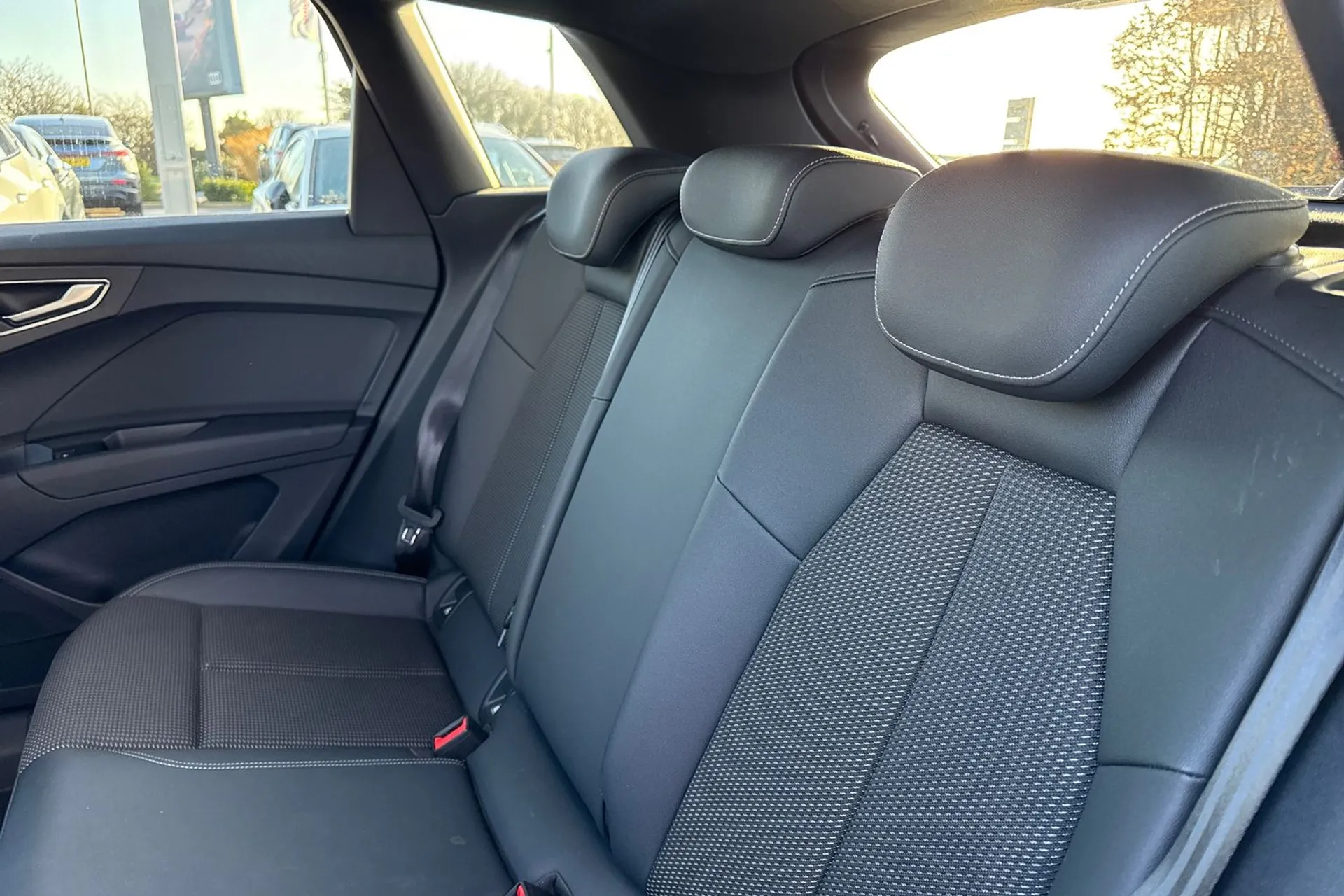 Audi Q4 thumbnail image number 43