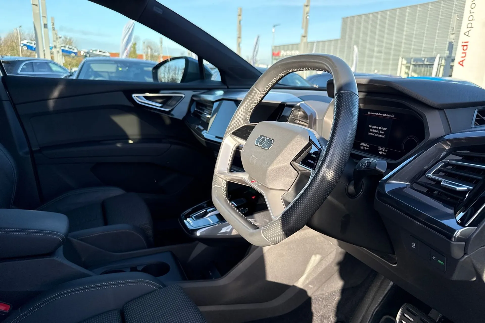 Audi Q4 thumbnail image number 41