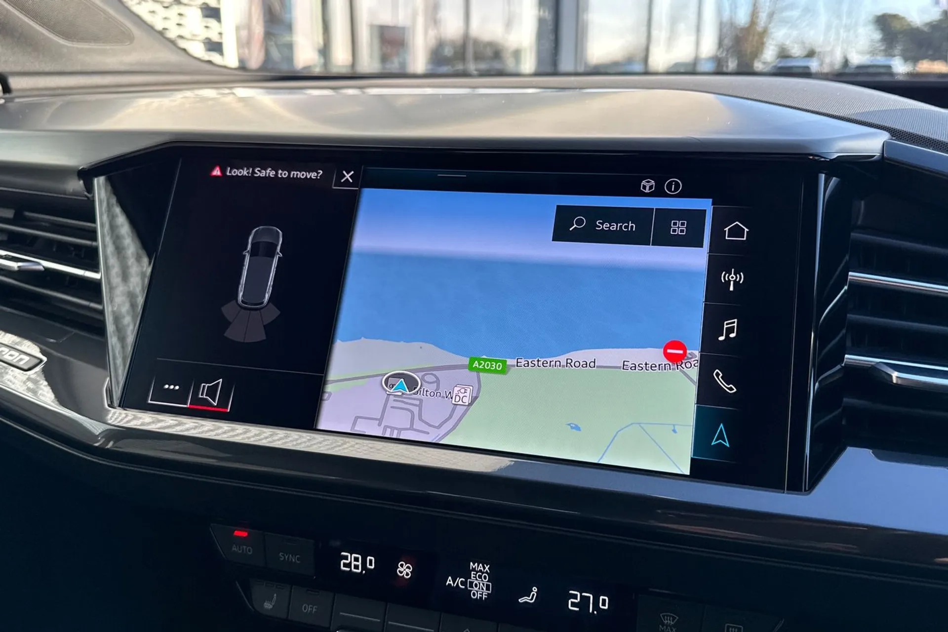 Audi Q4 thumbnail image number 28