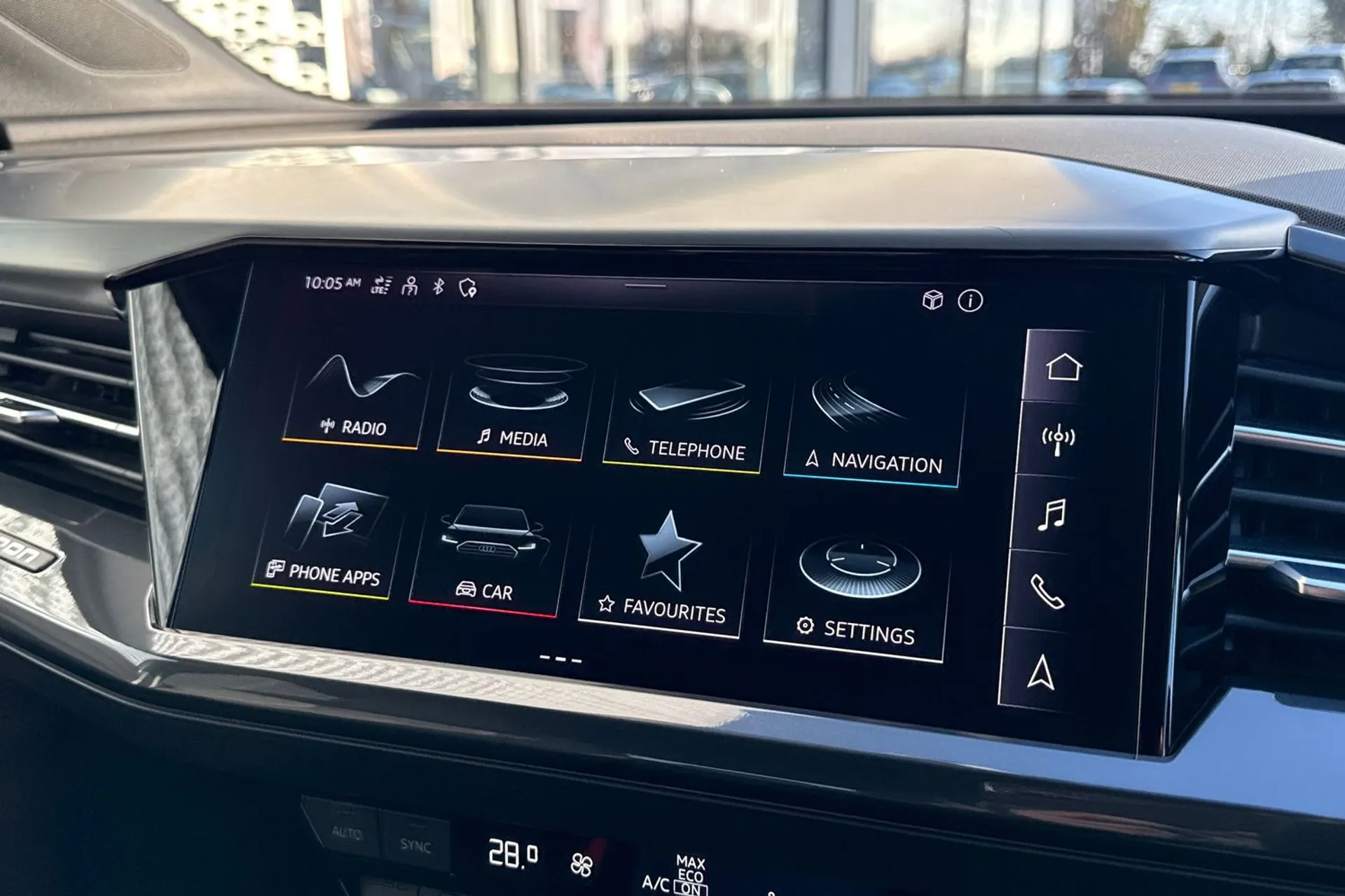 Audi Q4 thumbnail image number 21