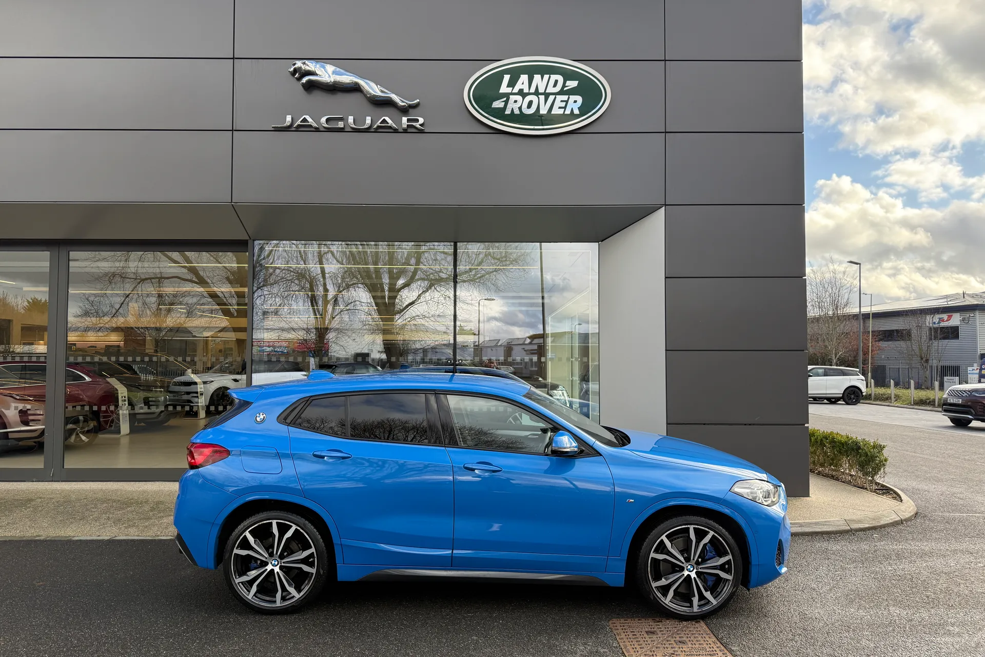 BMW X2 thumbnail image number 2