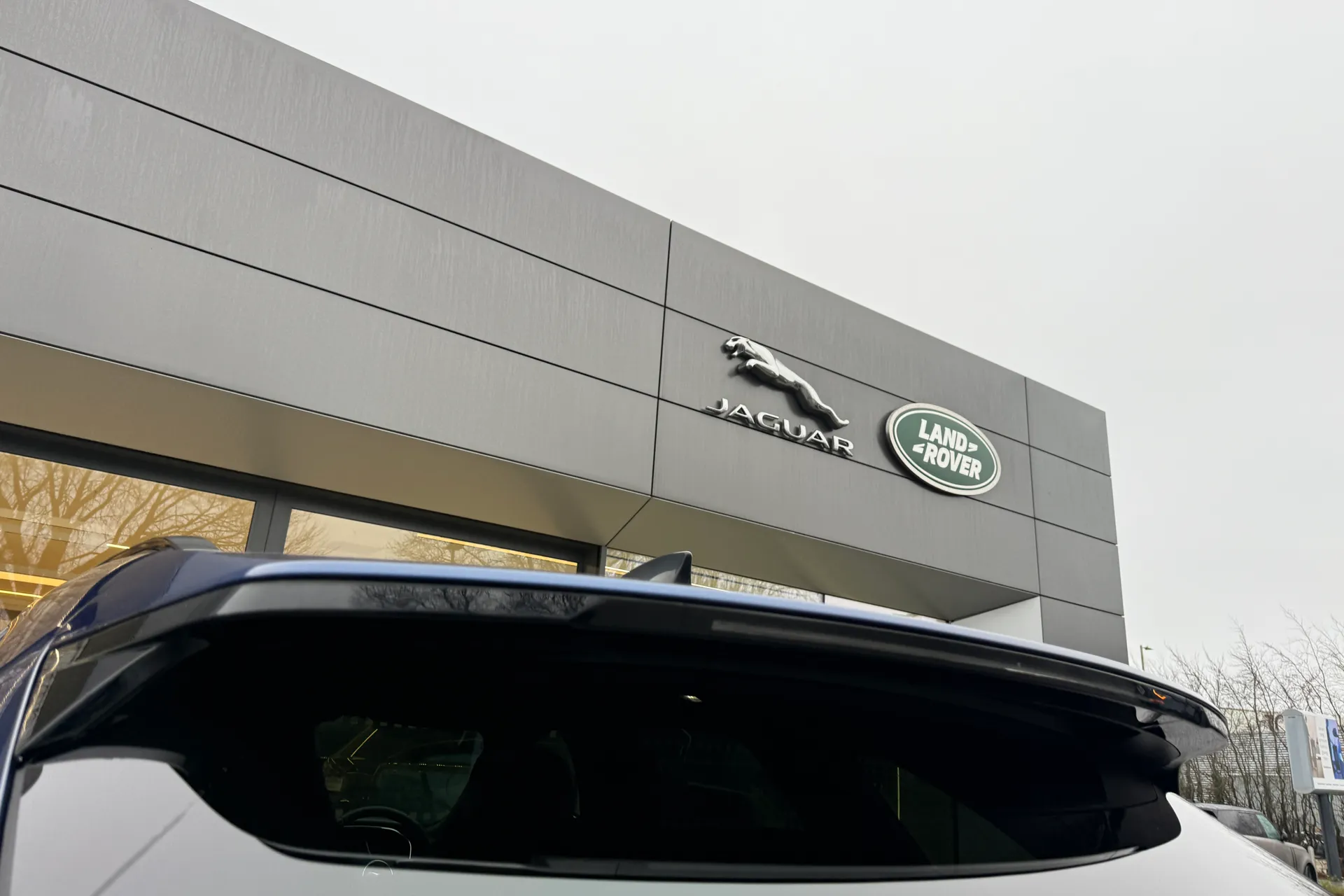 Jaguar F-PACE thumbnail image number 30