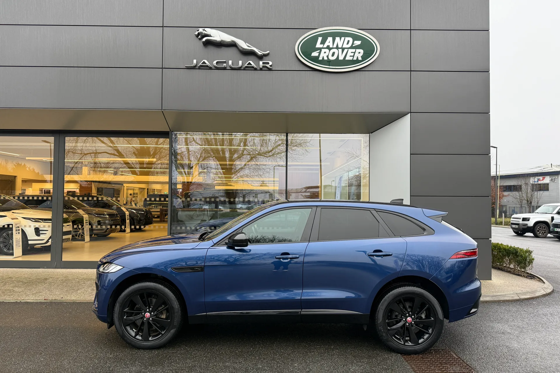 Jaguar F-PACE thumbnail image number 25