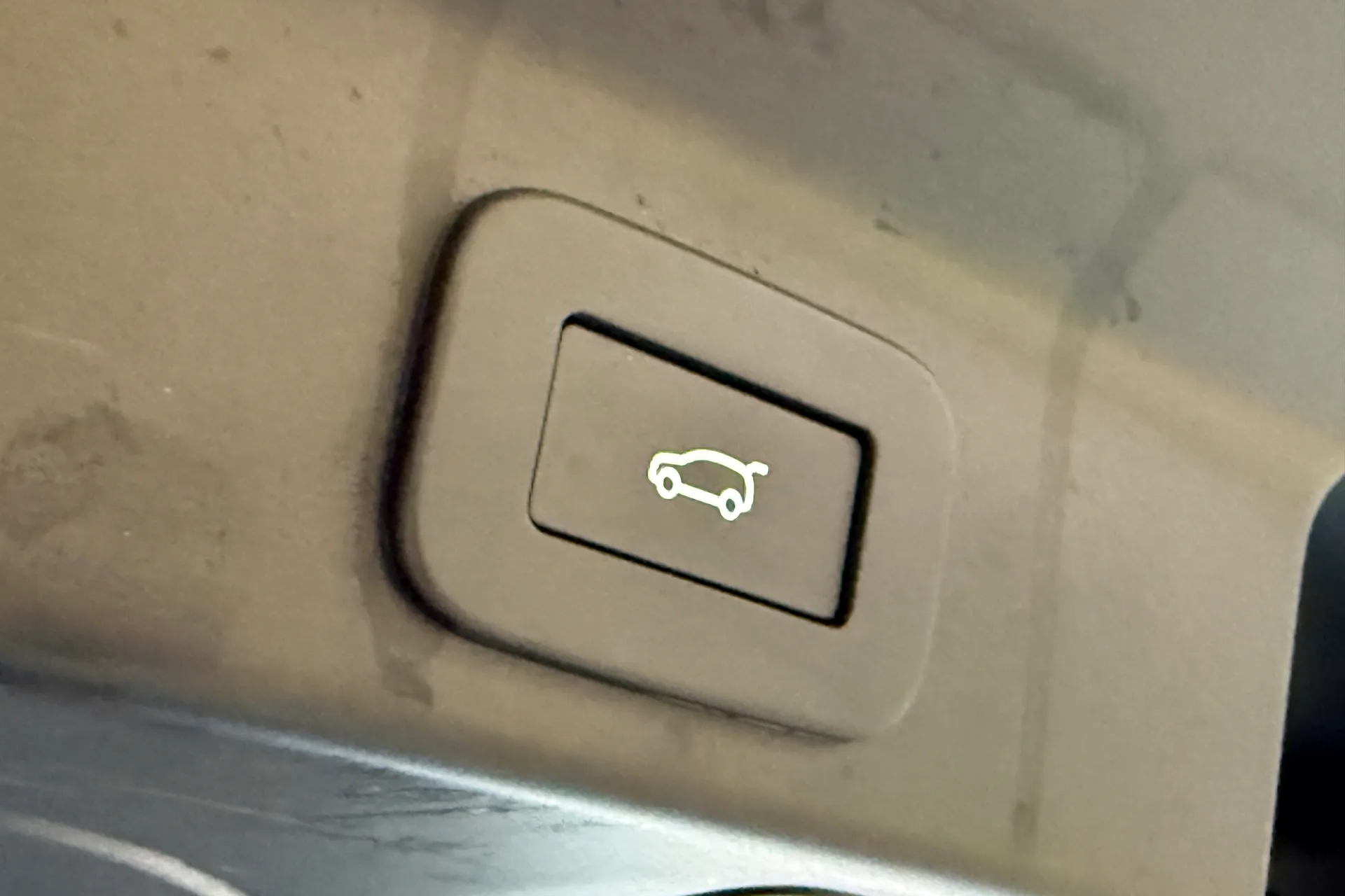 Jaguar F-PACE thumbnail image number 37