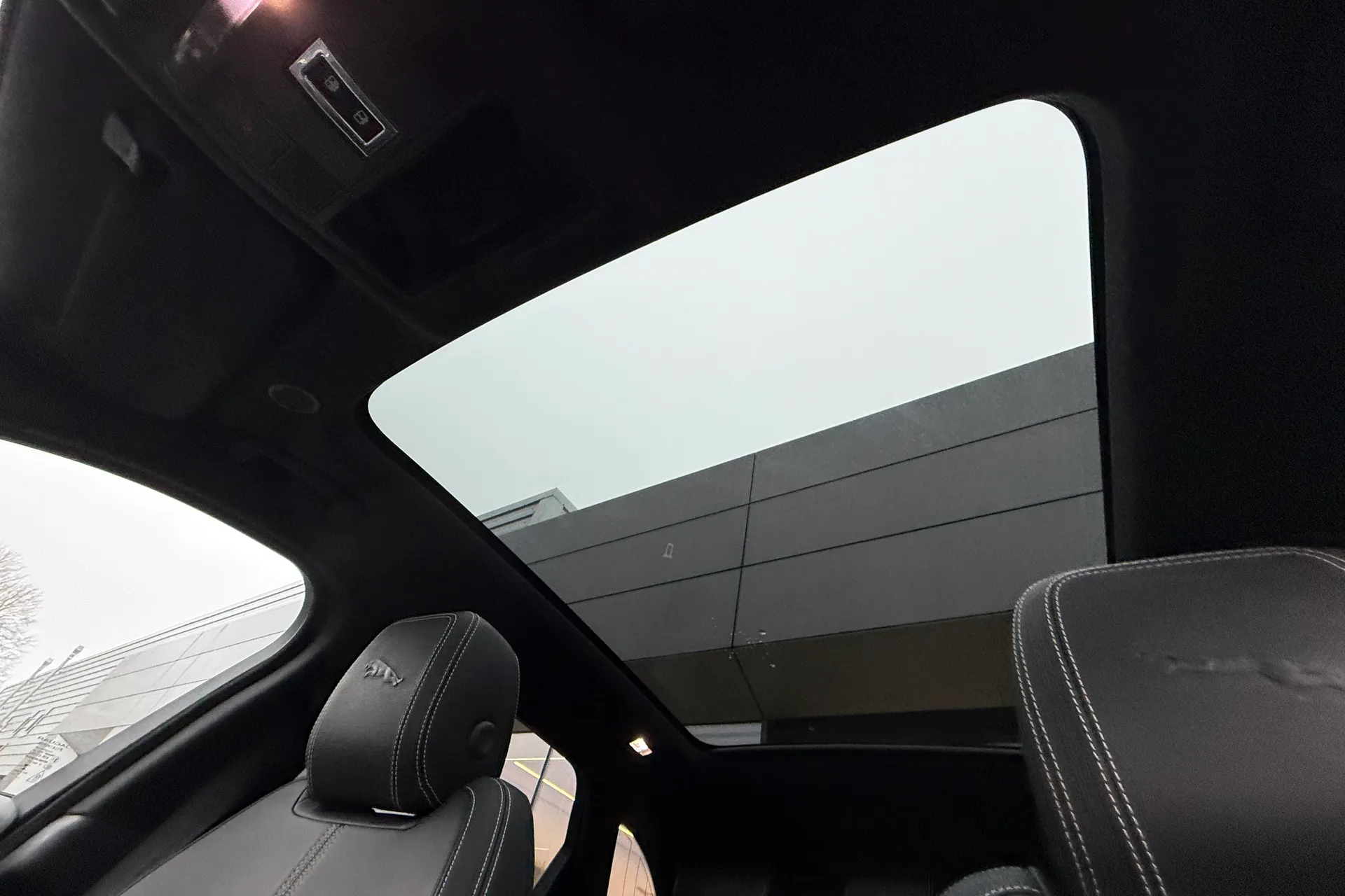 Jaguar F-PACE thumbnail image number 5