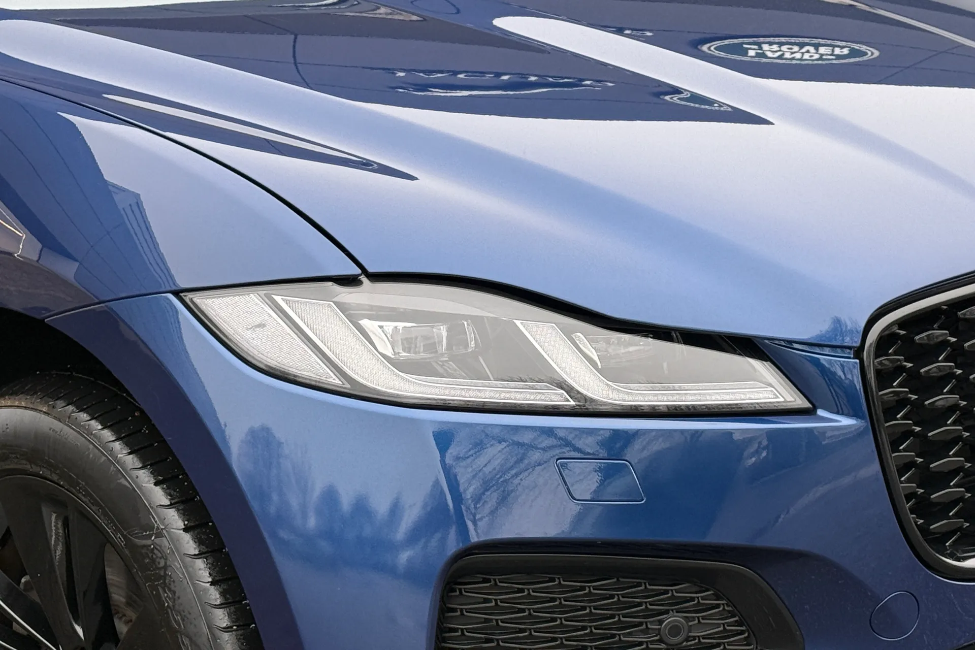 Jaguar F-PACE thumbnail image number 47