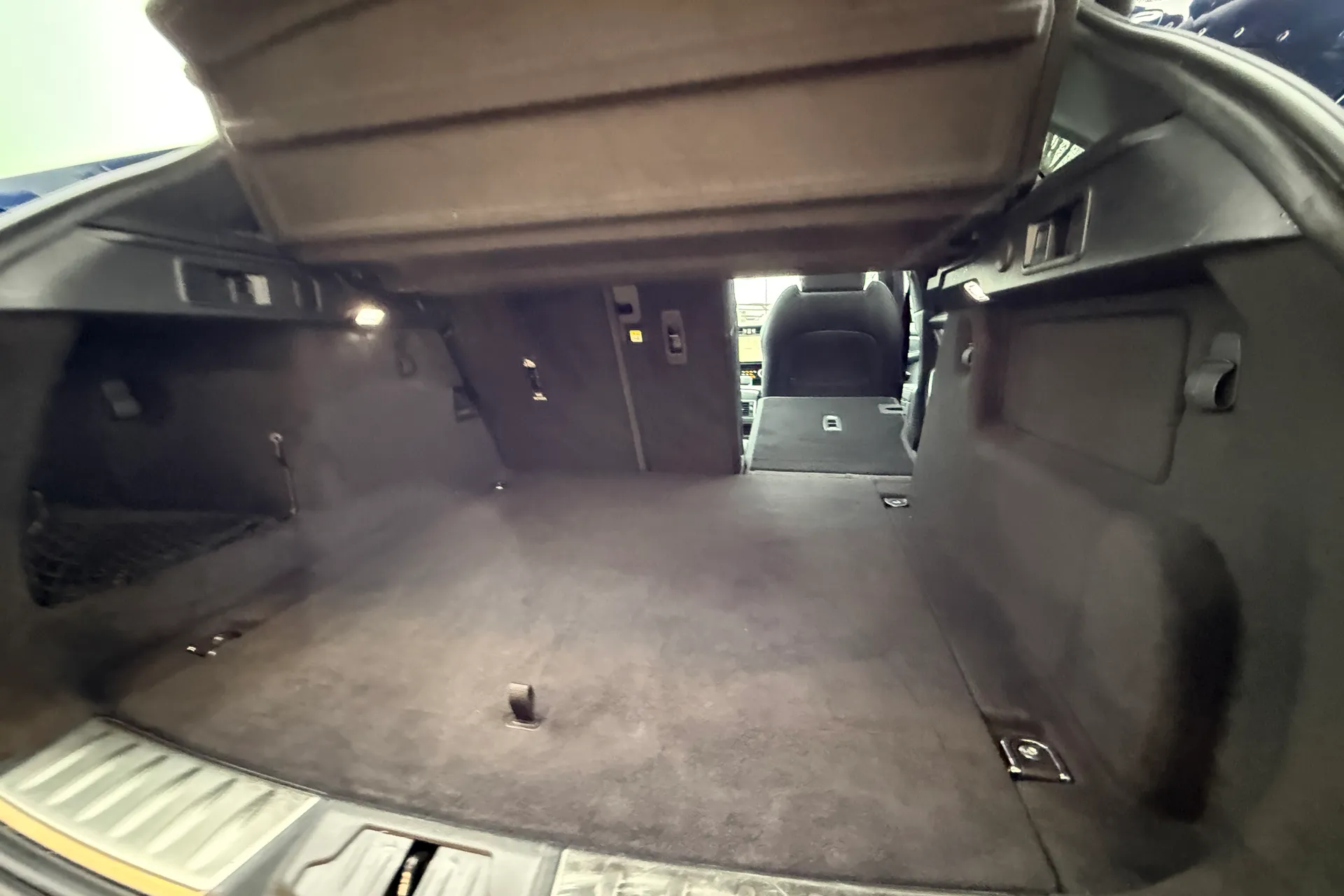 Jaguar F-PACE thumbnail image number 39