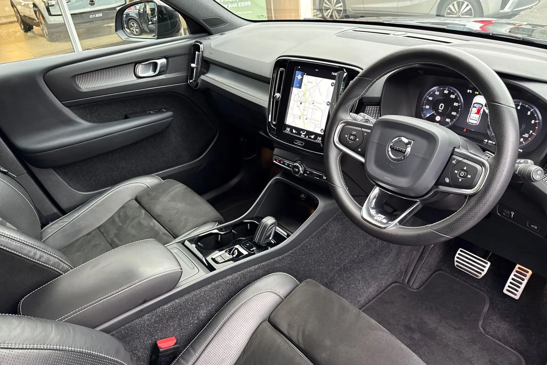 Volvo XC40 thumbnail image number 22