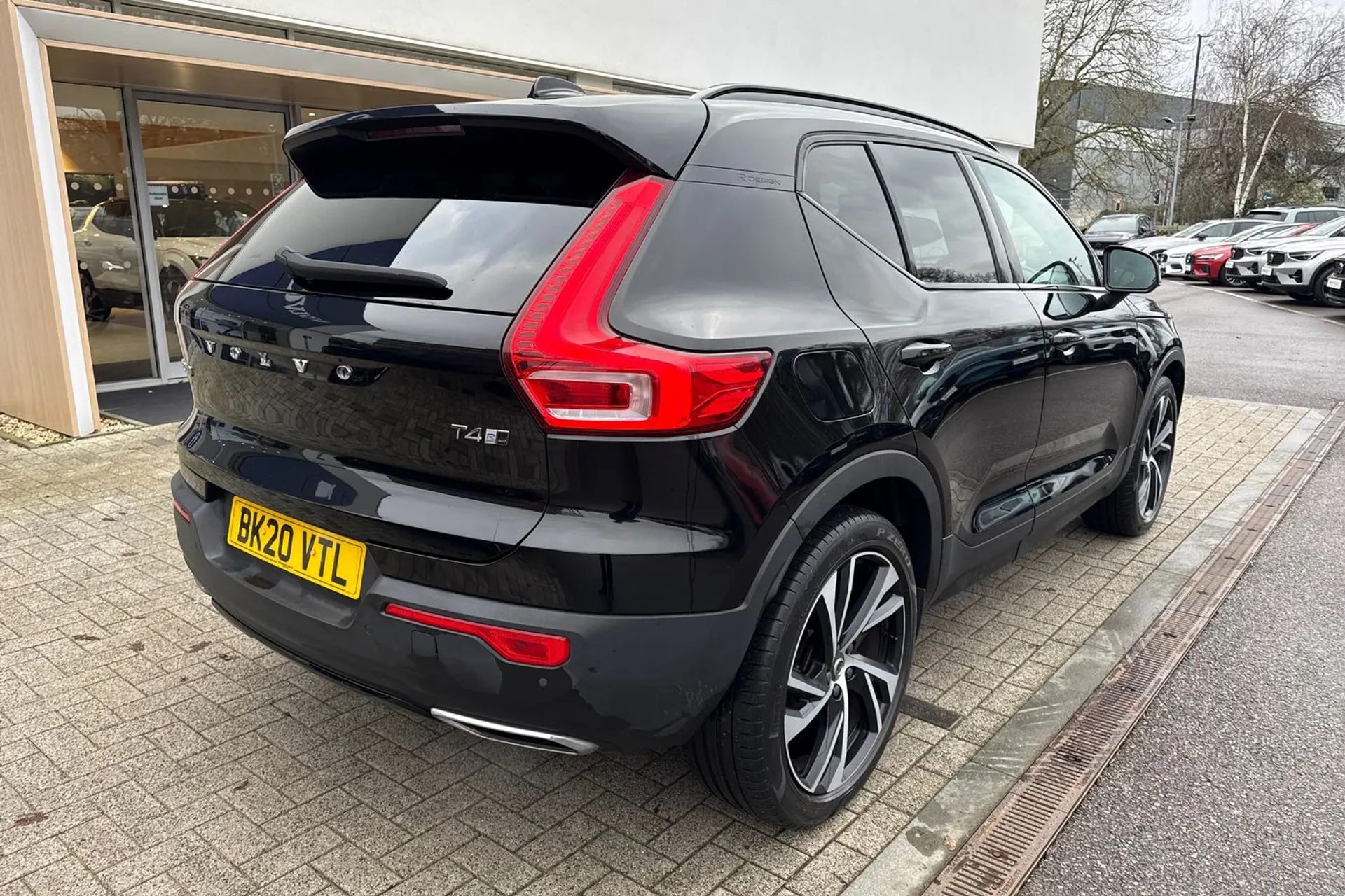 Volvo XC40 thumbnail image number 3