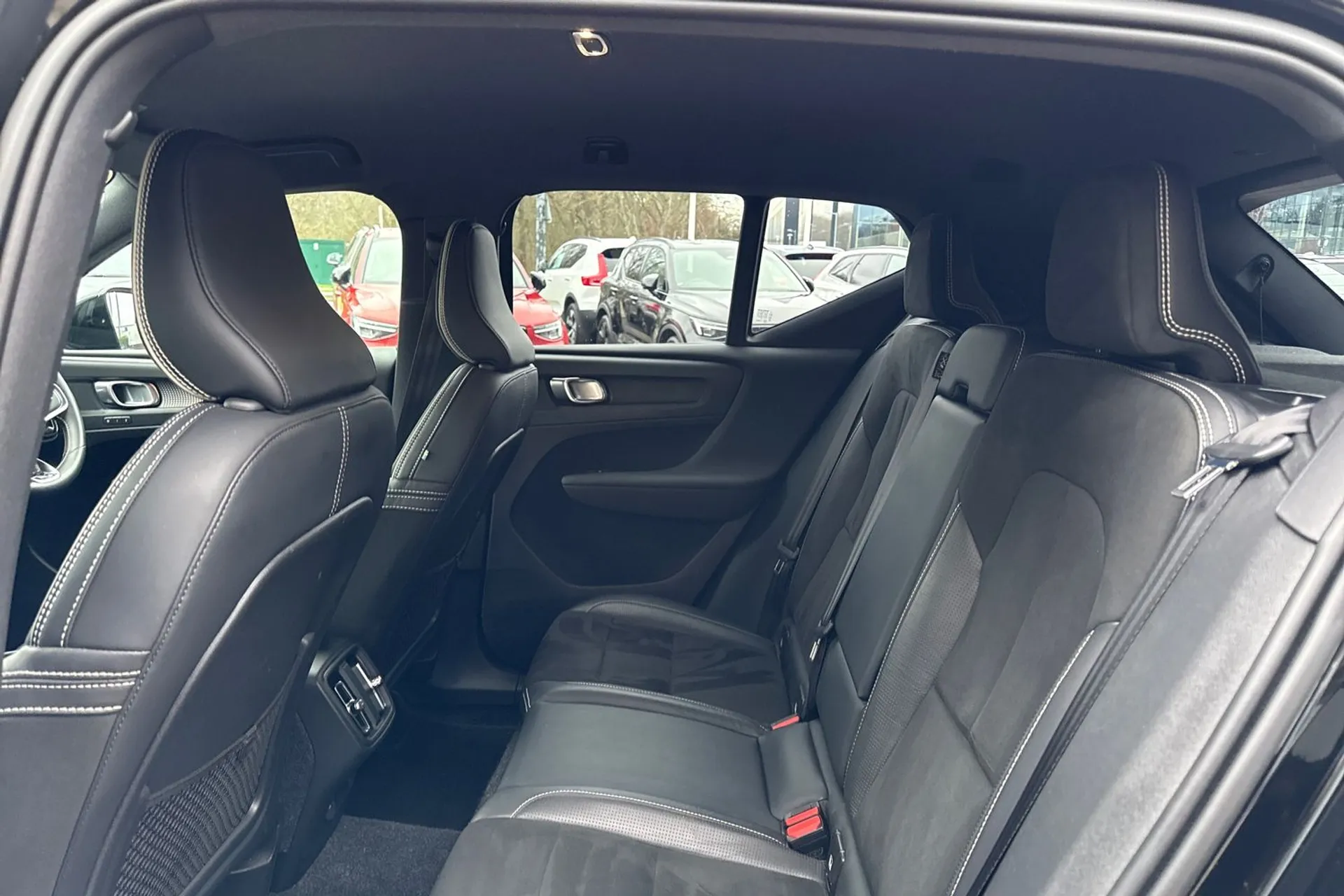 Volvo XC40 thumbnail image number 27