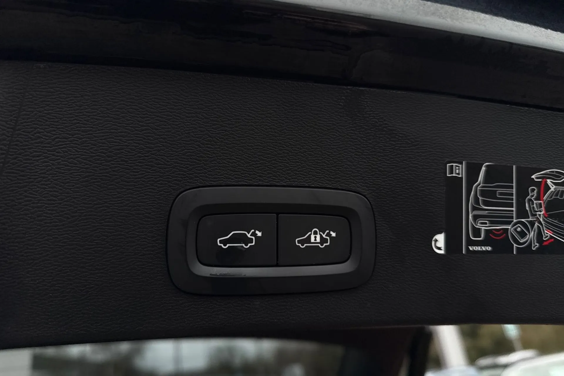 Volvo XC40 thumbnail image number 17