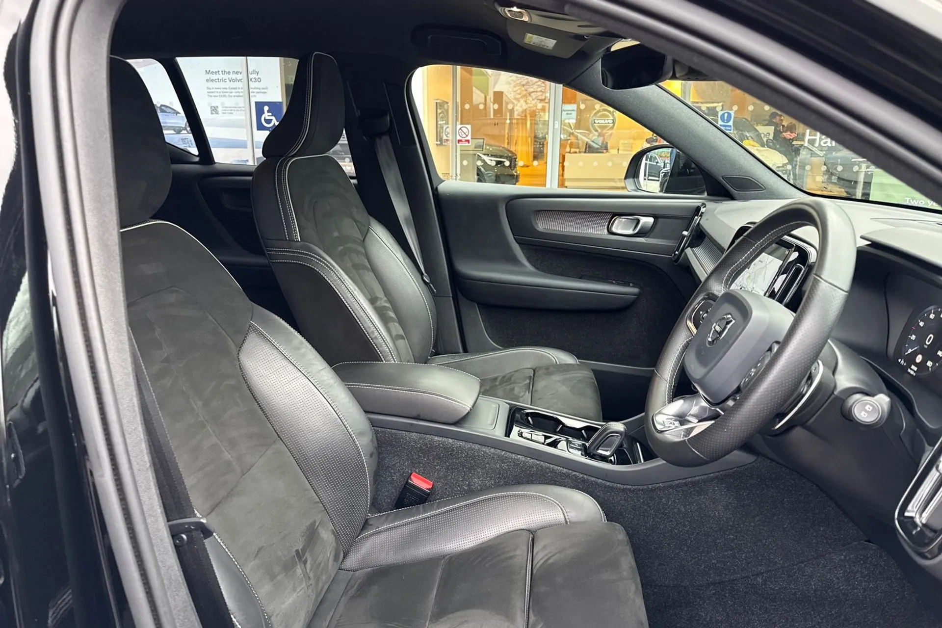 Volvo XC40 thumbnail image number 23