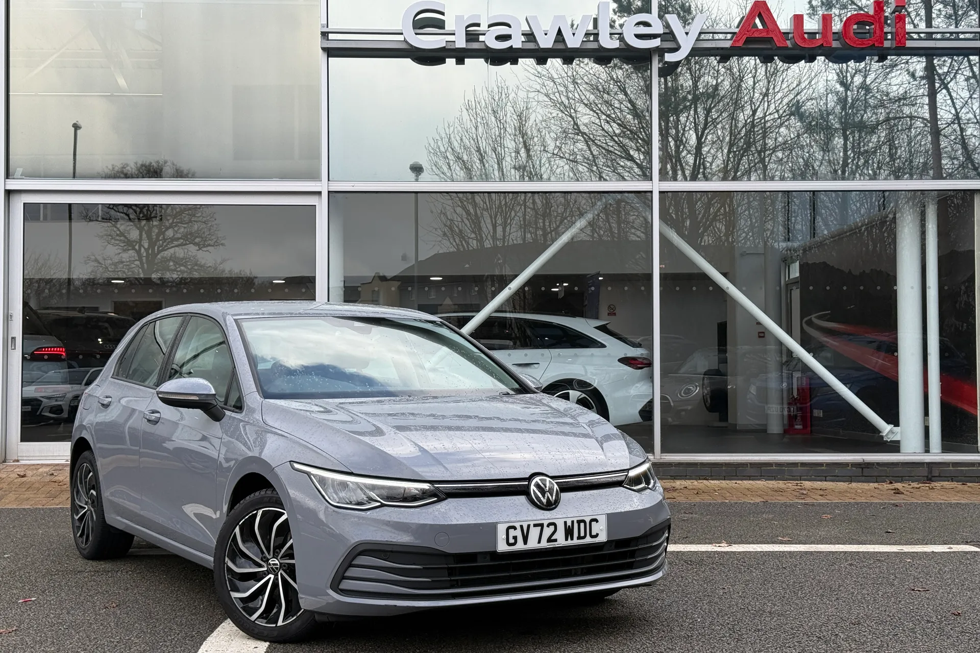 VOLKSWAGEN GOLF focused image