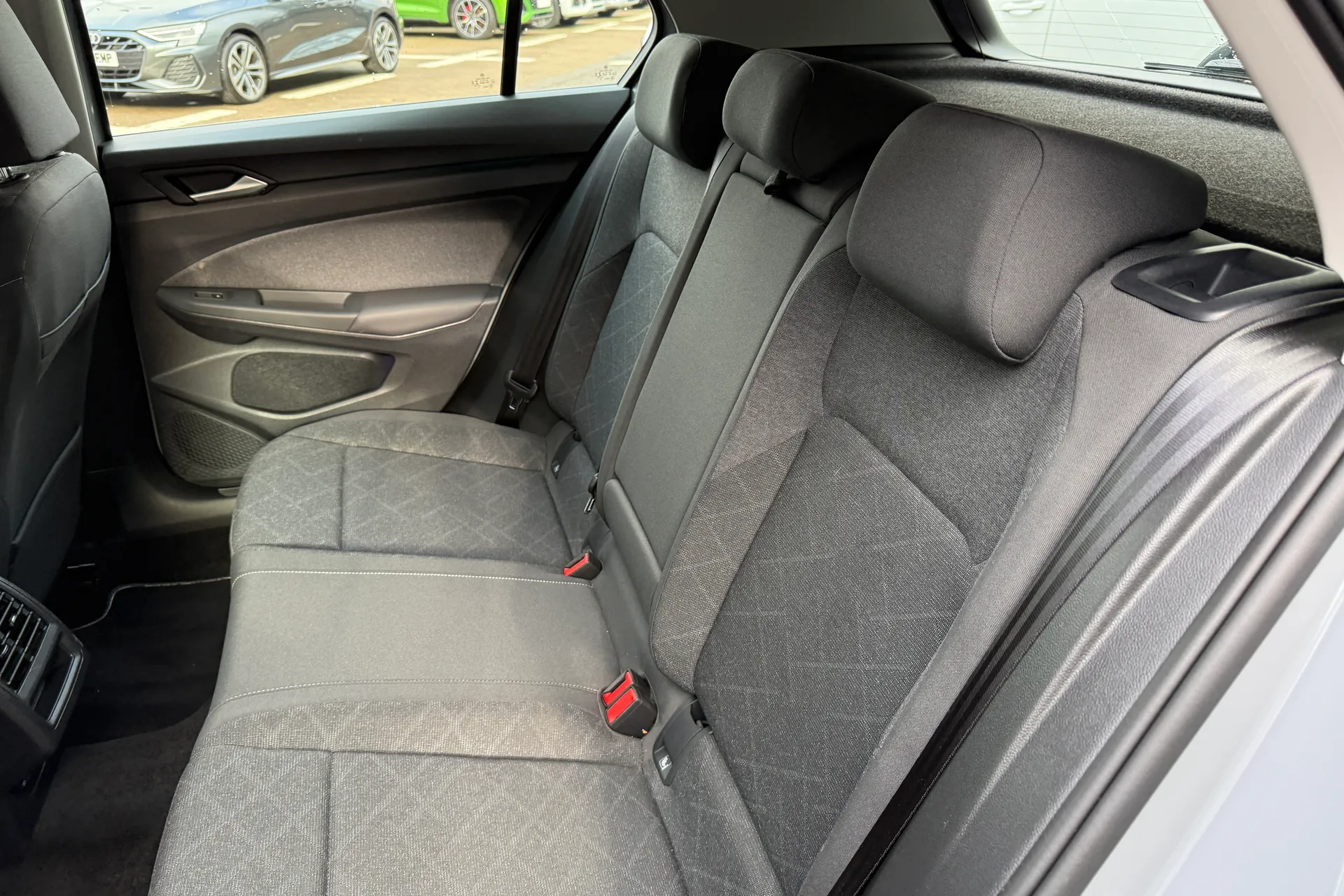 VOLKSWAGEN GOLF thumbnail image number 46