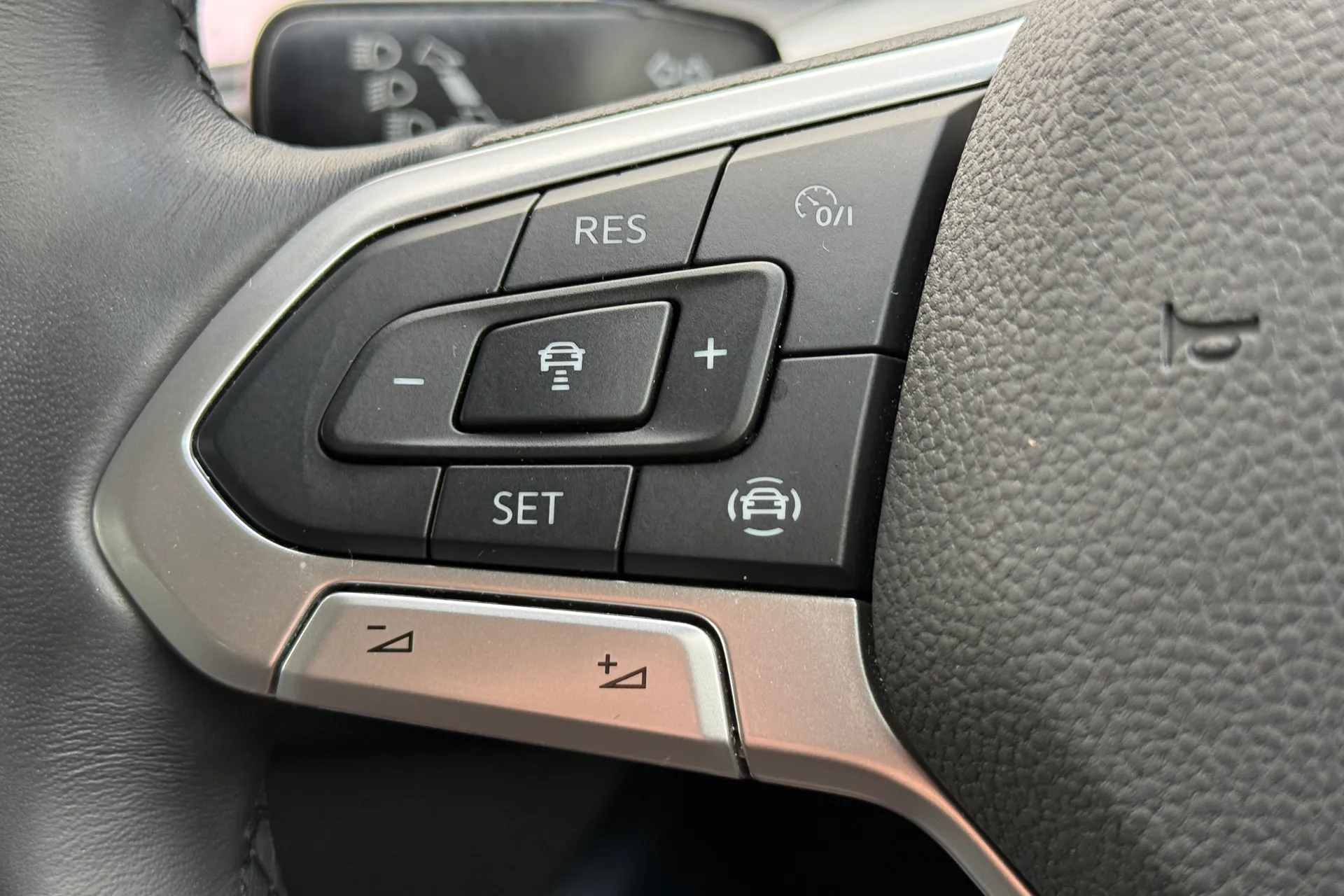 VOLKSWAGEN GOLF thumbnail image number 12