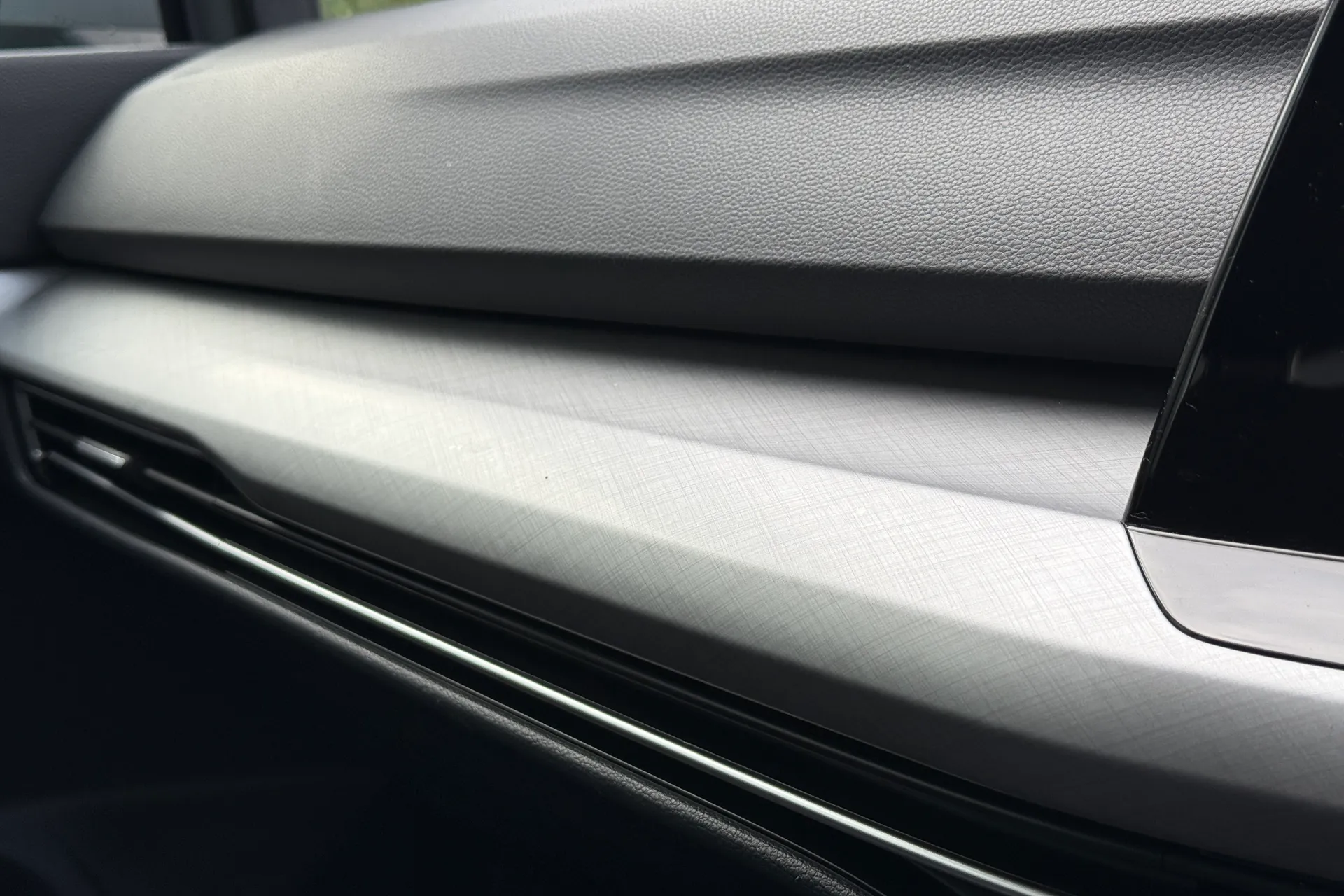 VOLKSWAGEN GOLF thumbnail image number 19