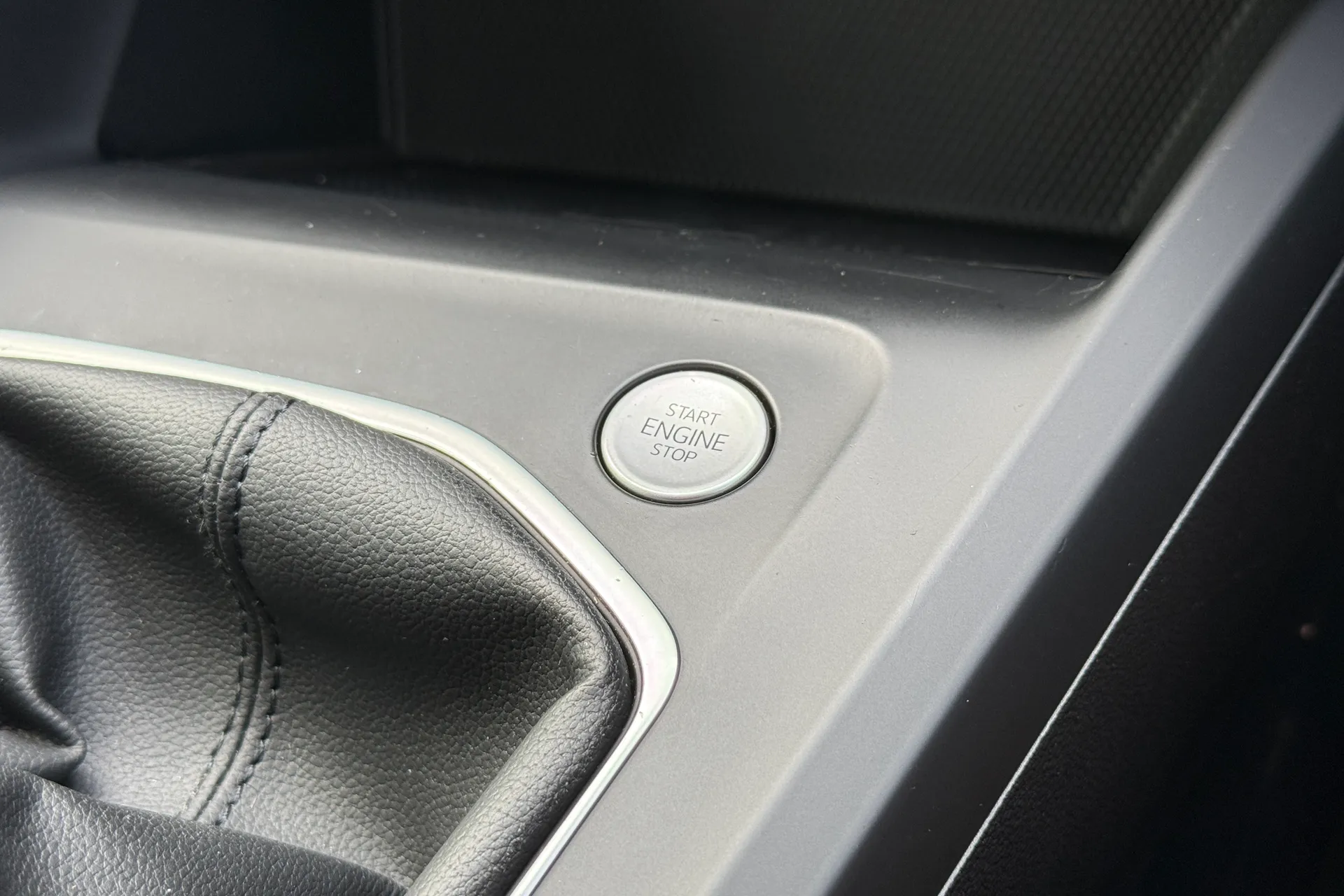 VOLKSWAGEN GOLF thumbnail image number 17