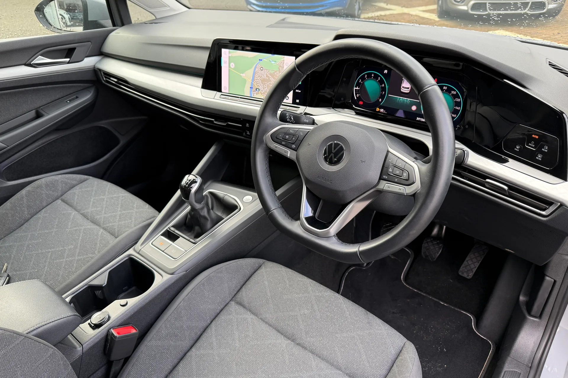 VOLKSWAGEN GOLF thumbnail image number 25