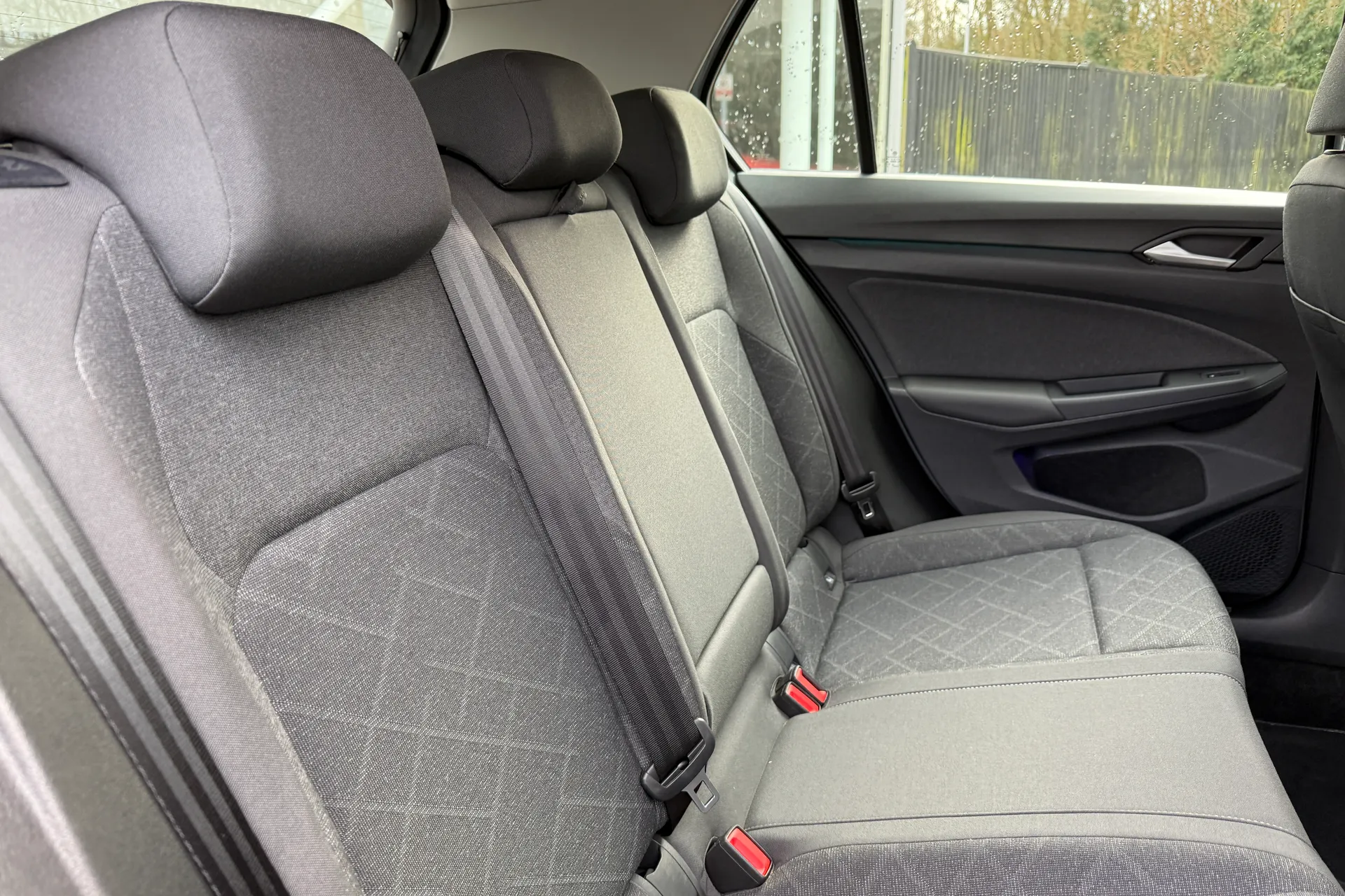 VOLKSWAGEN GOLF thumbnail image number 30