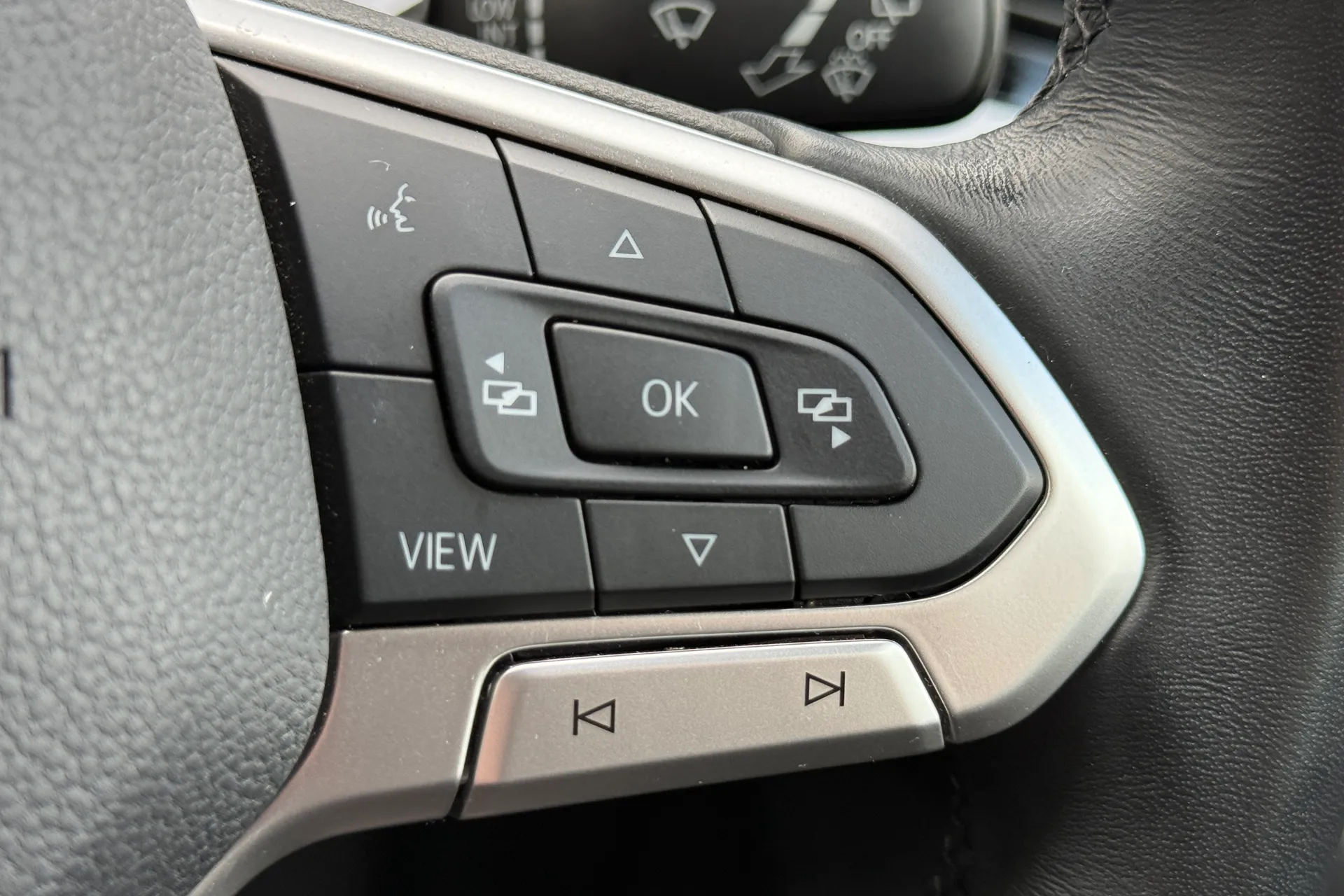 VOLKSWAGEN GOLF thumbnail image number 13