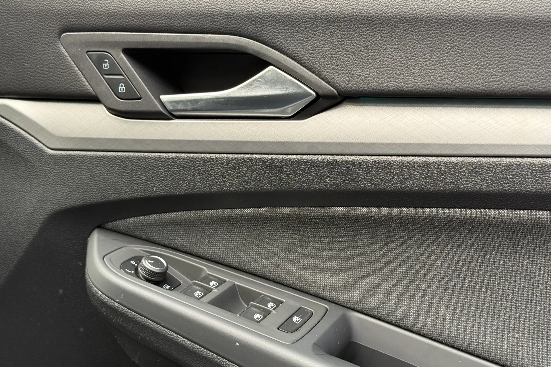 VOLKSWAGEN GOLF thumbnail image number 24