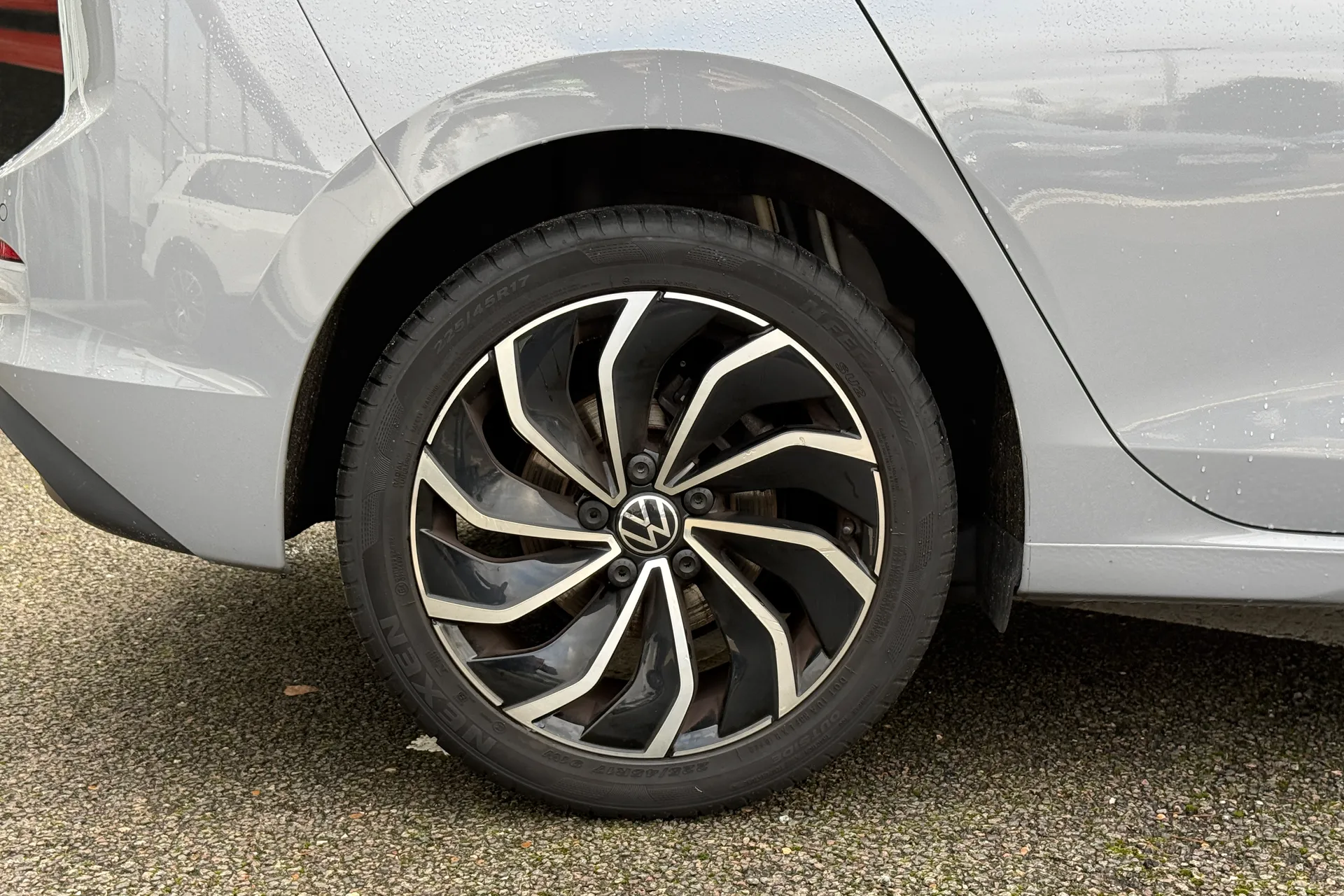 VOLKSWAGEN GOLF thumbnail image number 28