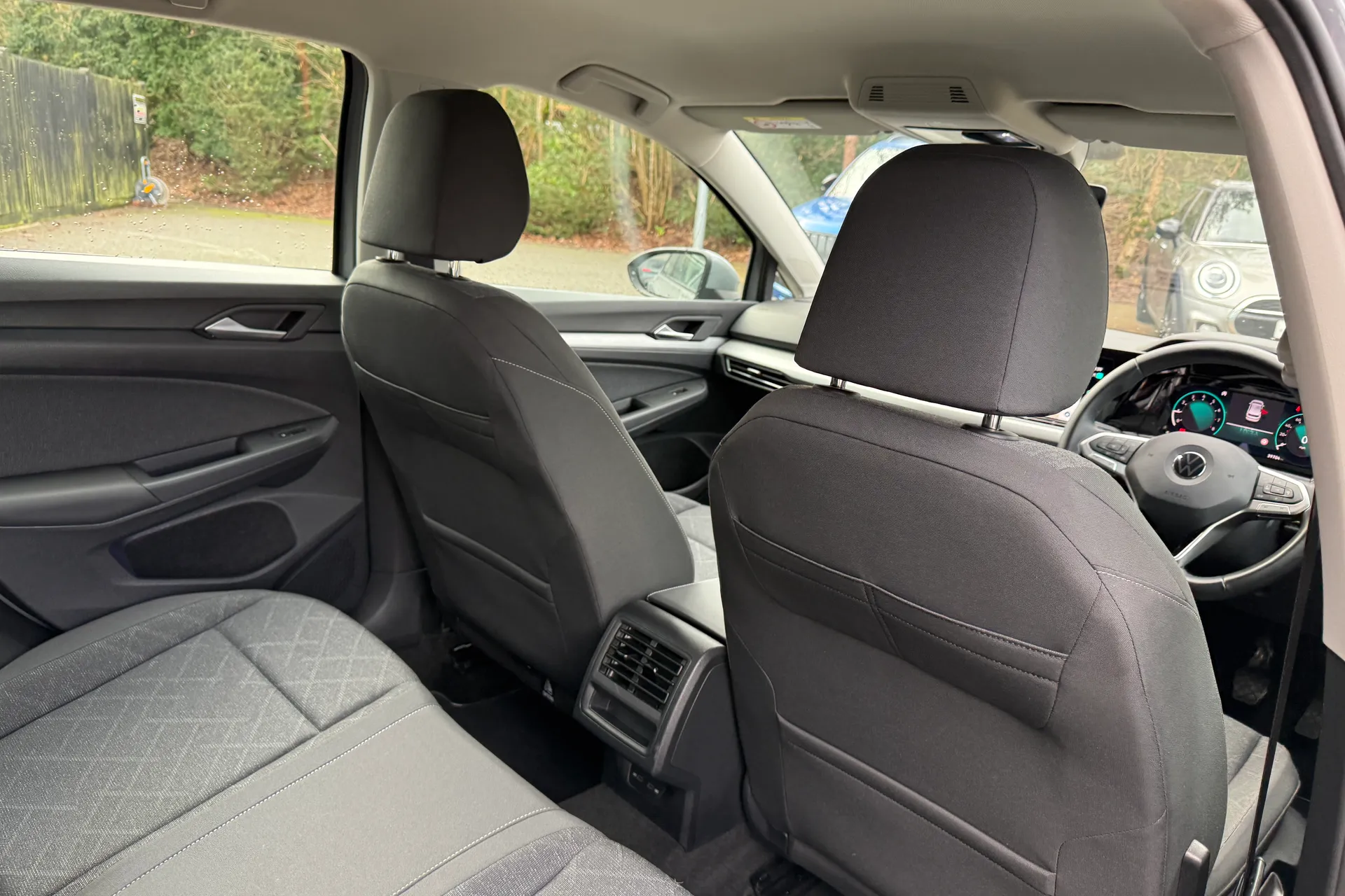 VOLKSWAGEN GOLF thumbnail image number 32