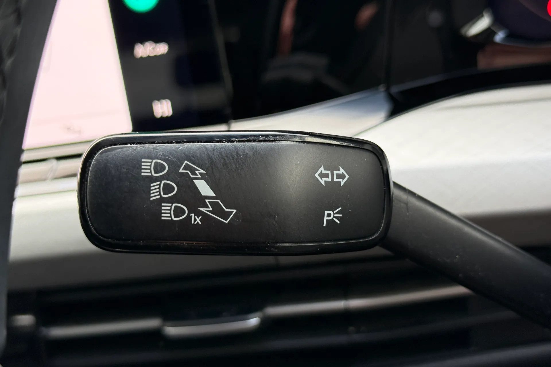 VOLKSWAGEN GOLF thumbnail image number 10