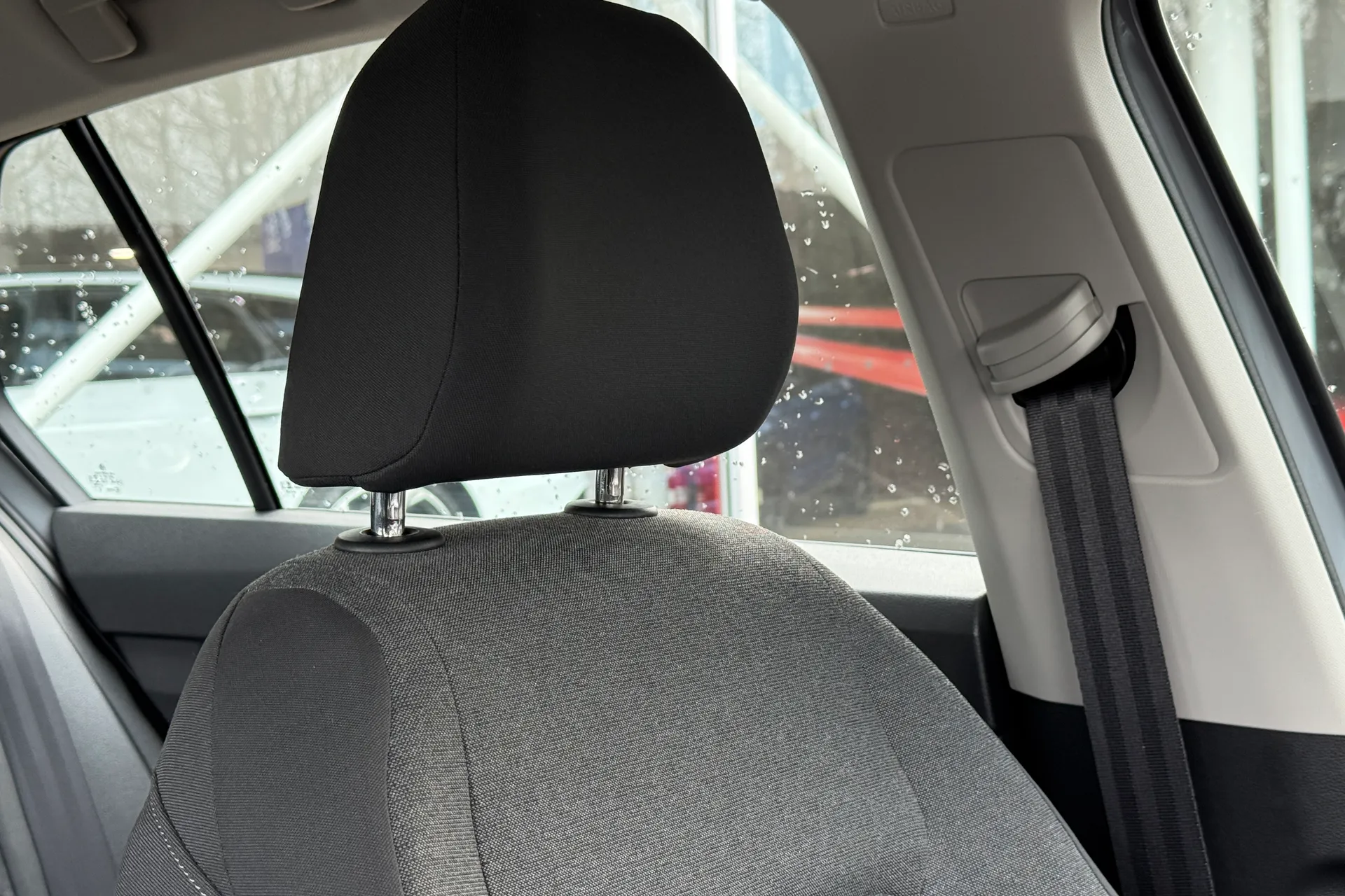 VOLKSWAGEN GOLF thumbnail image number 22