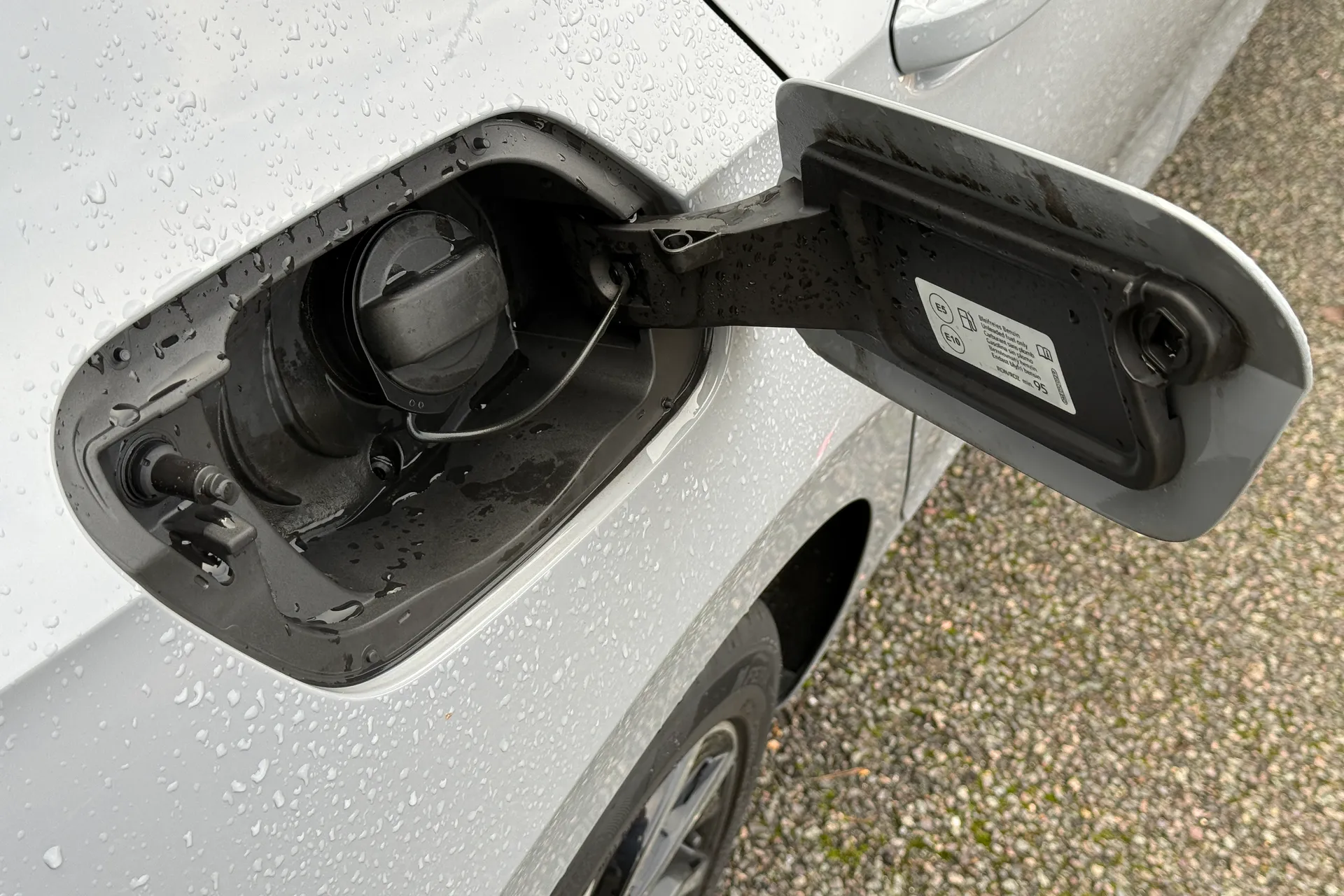 VOLKSWAGEN GOLF thumbnail image number 29