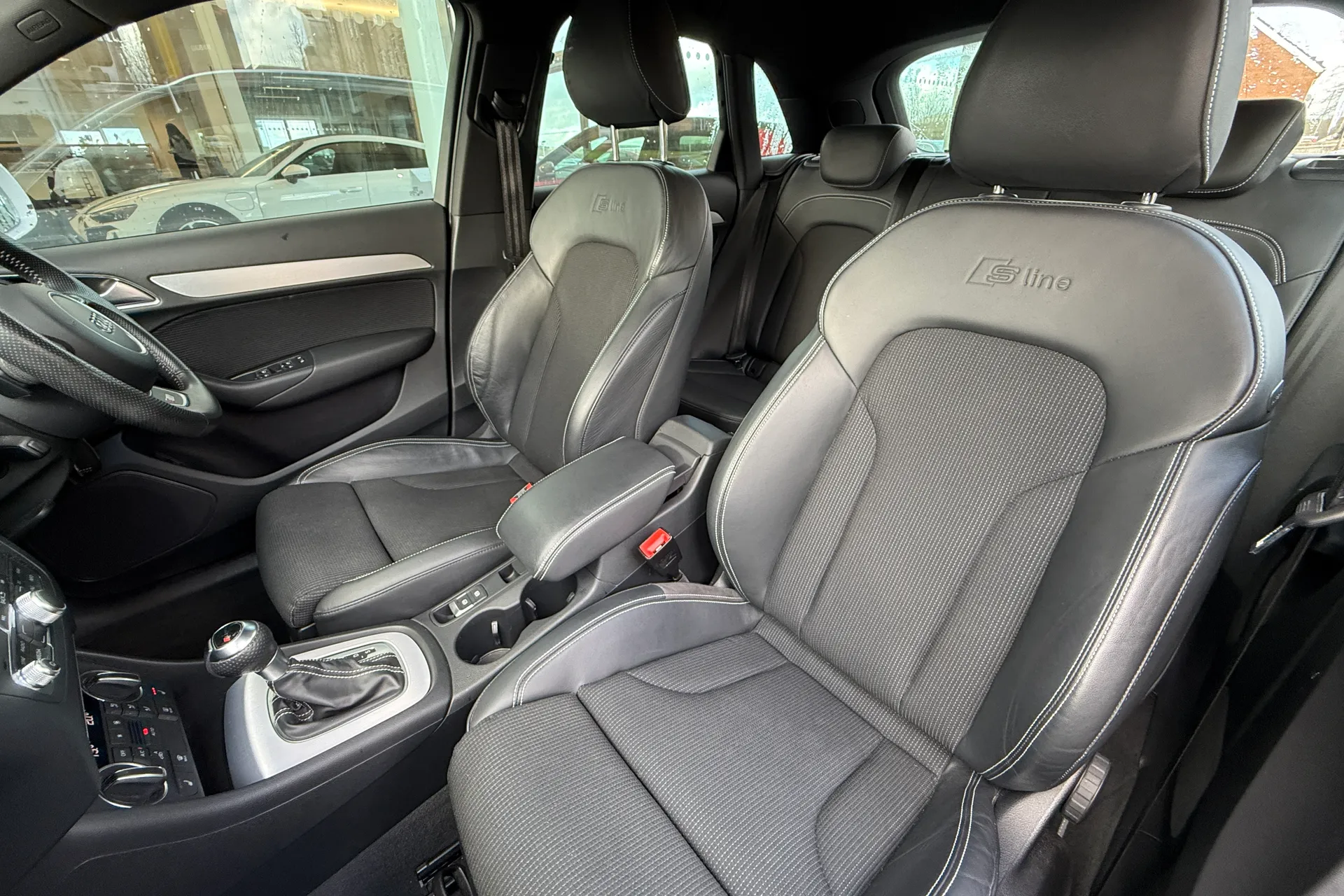 Audi Q3 thumbnail image number 57