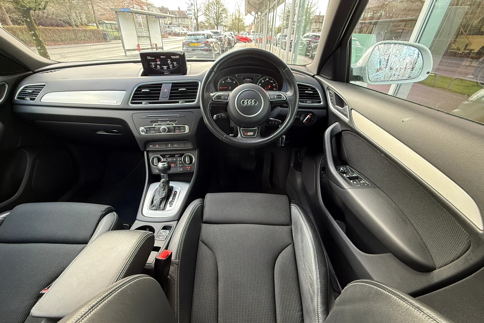 Audi Q3 thumbnail image number 40