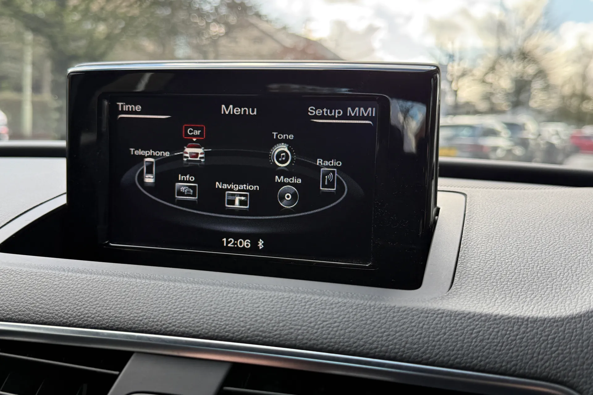 Audi Q3 thumbnail image number 11