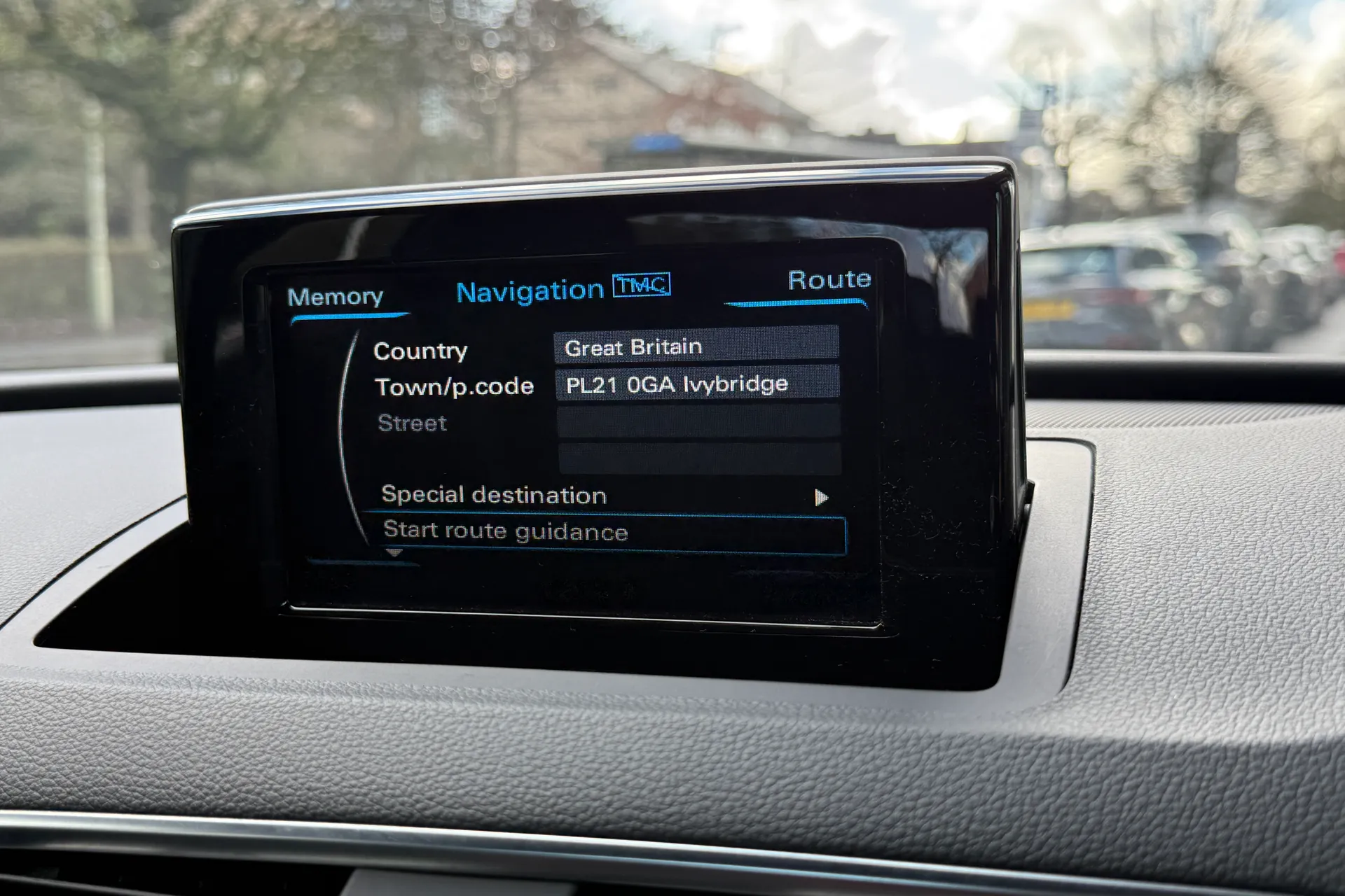 Audi Q3 thumbnail image number 9