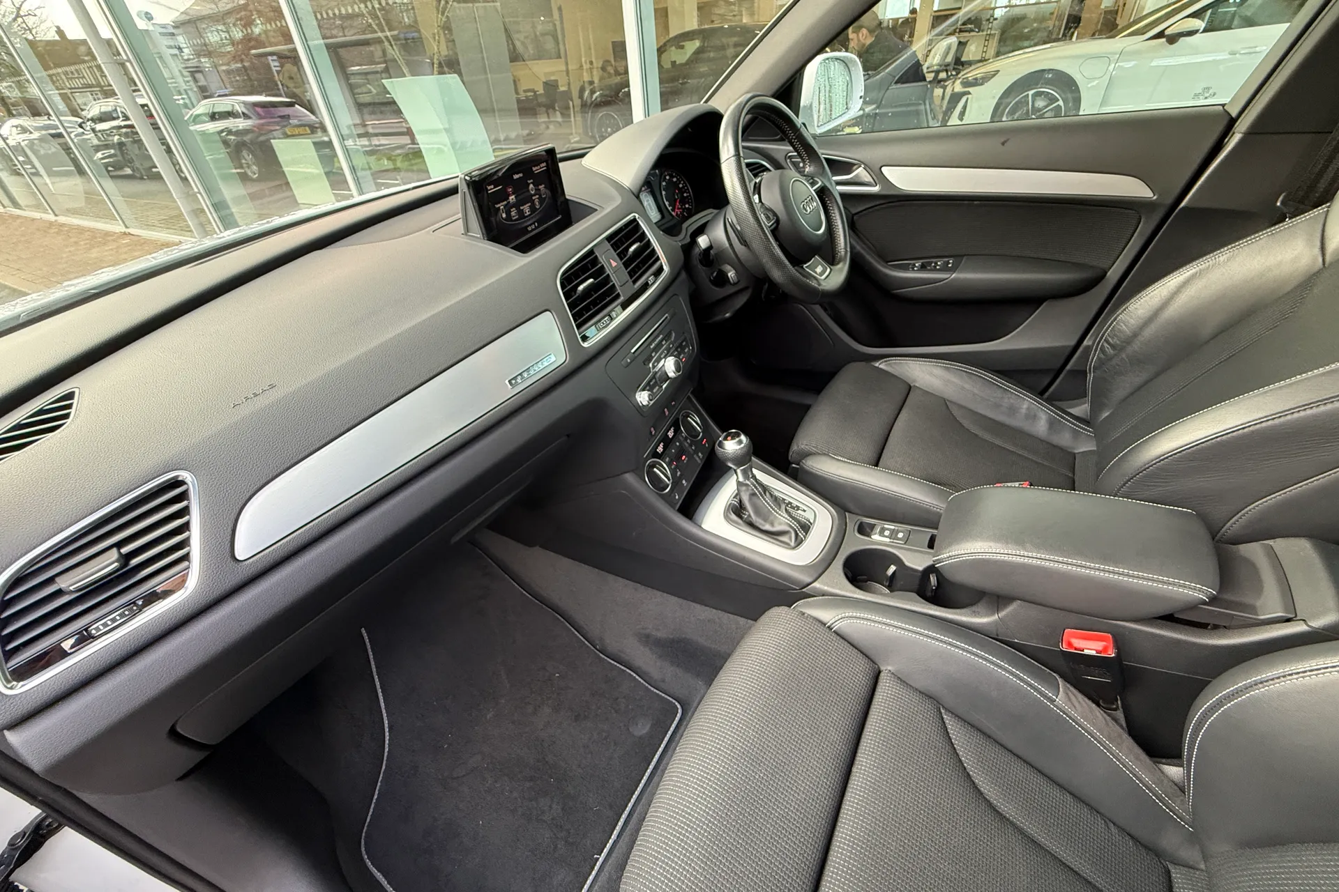 Audi Q3 thumbnail image number 58