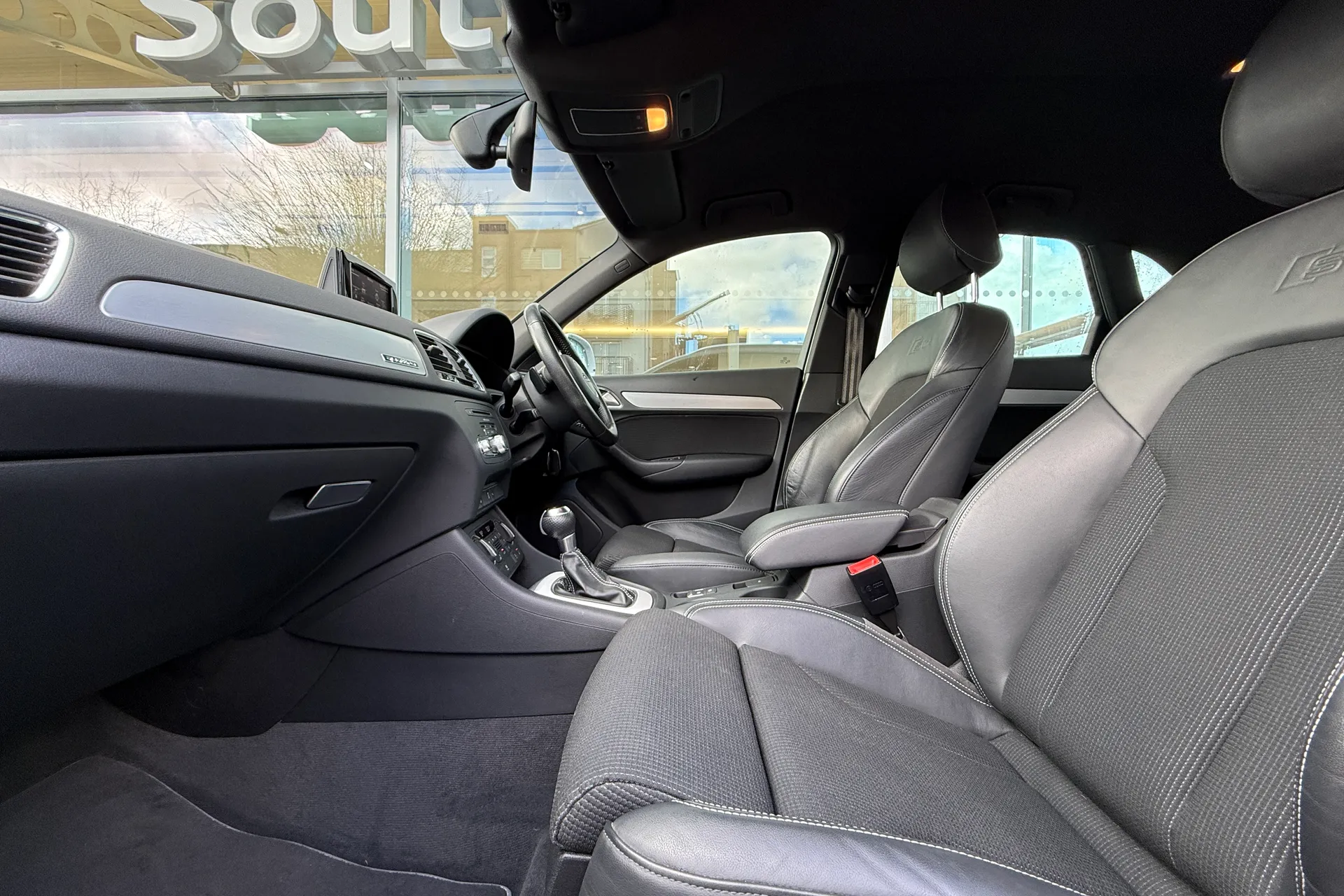 Audi Q3 thumbnail image number 56