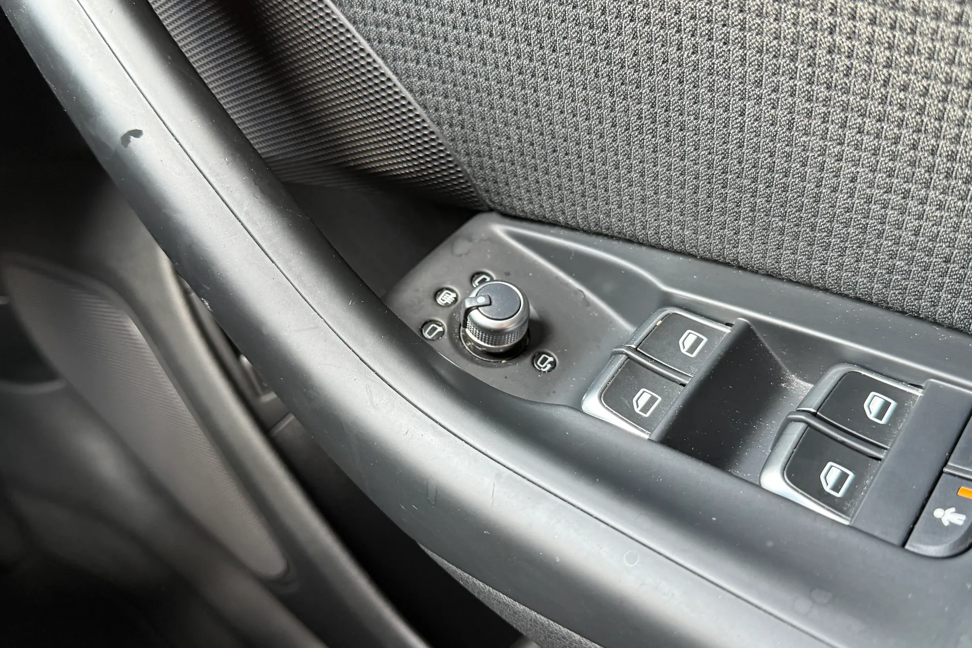 Audi Q3 thumbnail image number 19