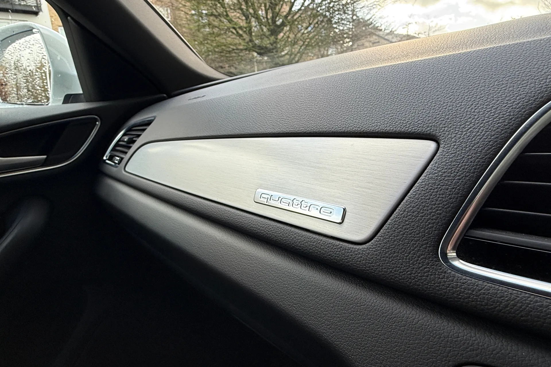 Audi Q3 thumbnail image number 26