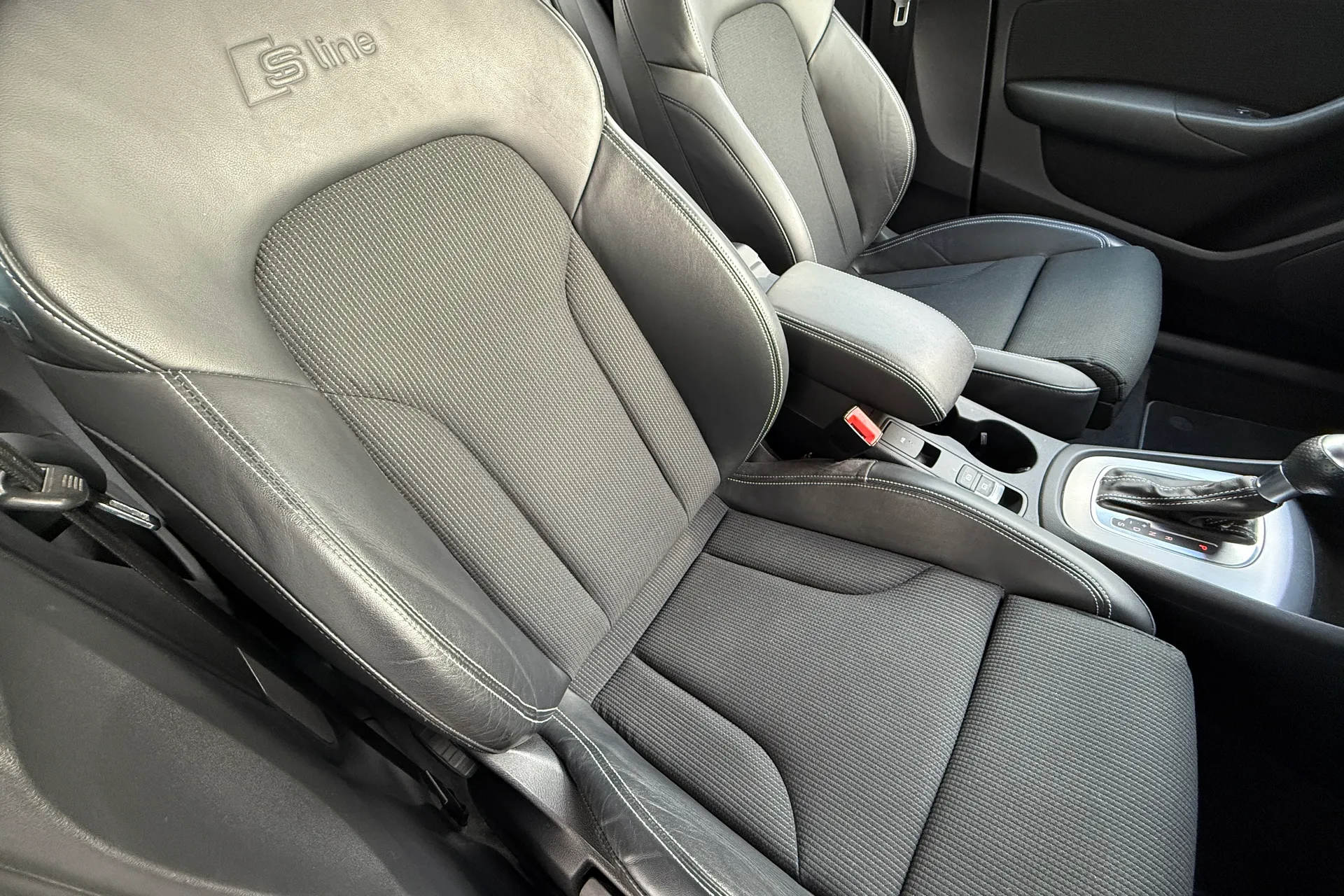 Audi Q3 thumbnail image number 35