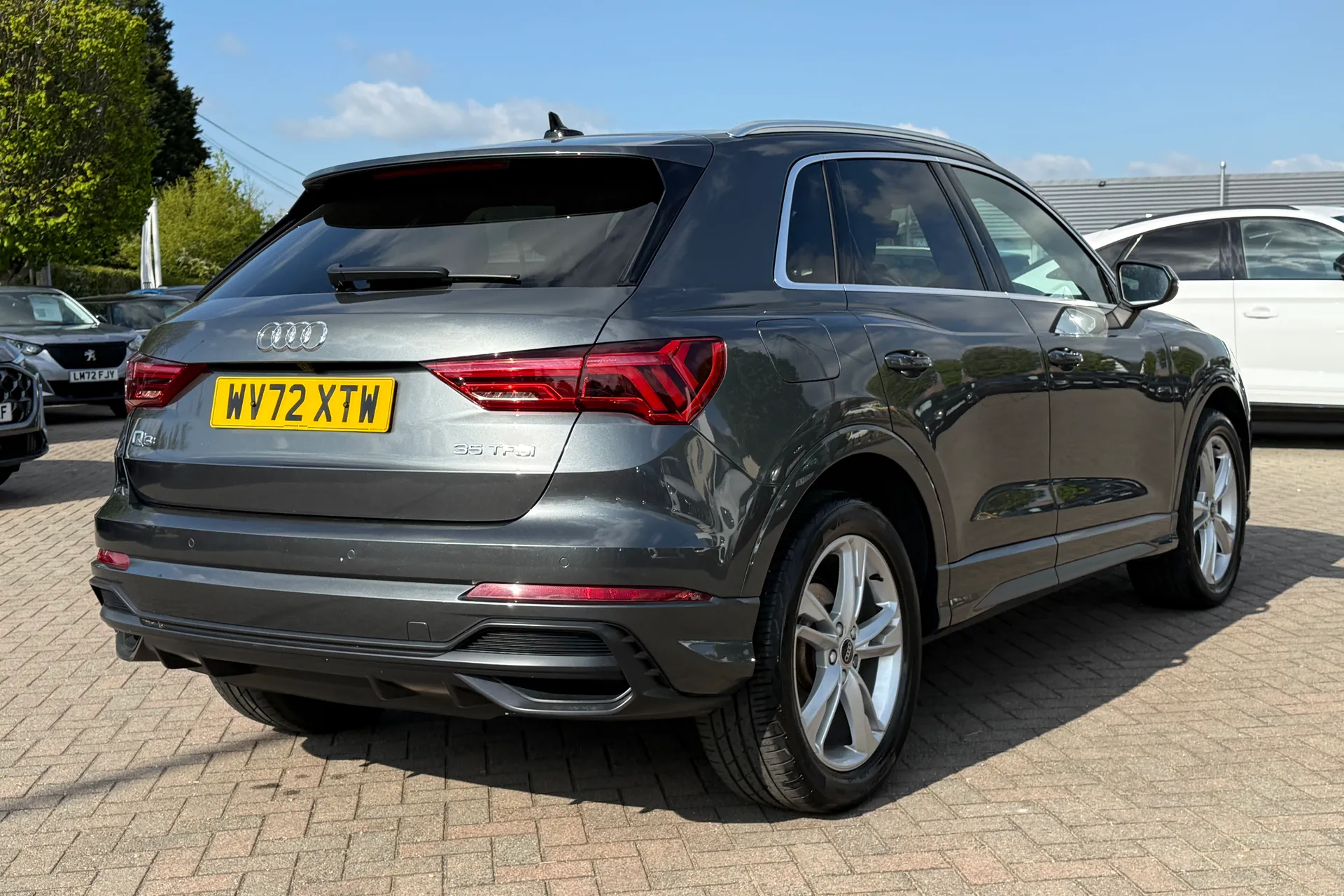 Audi Q3 thumbnail image number 33