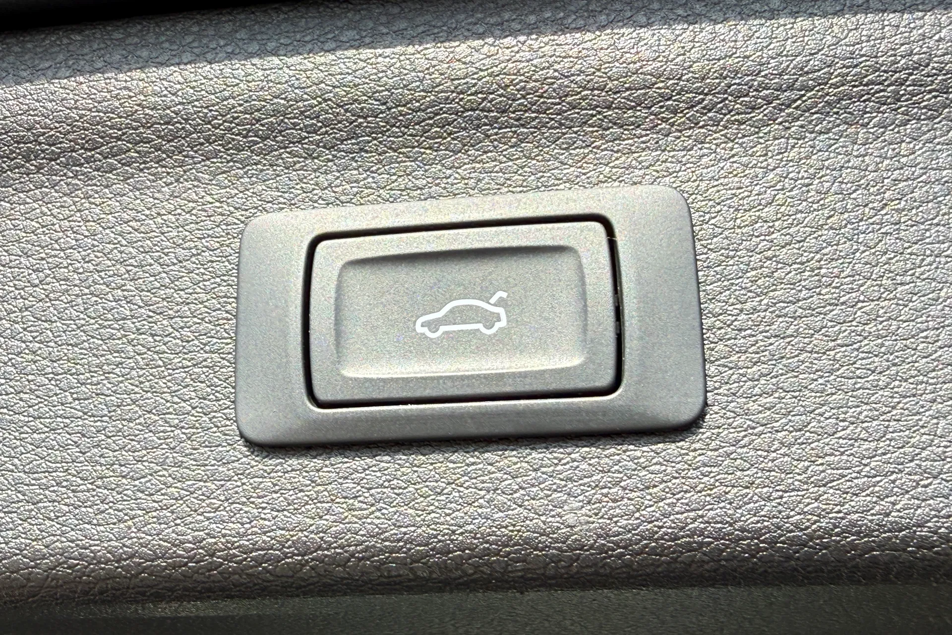 Audi Q3 thumbnail image number 38